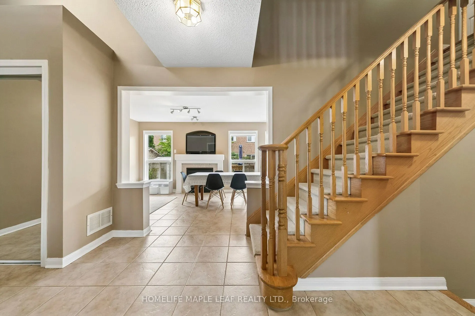 3948 Deepwood Heights