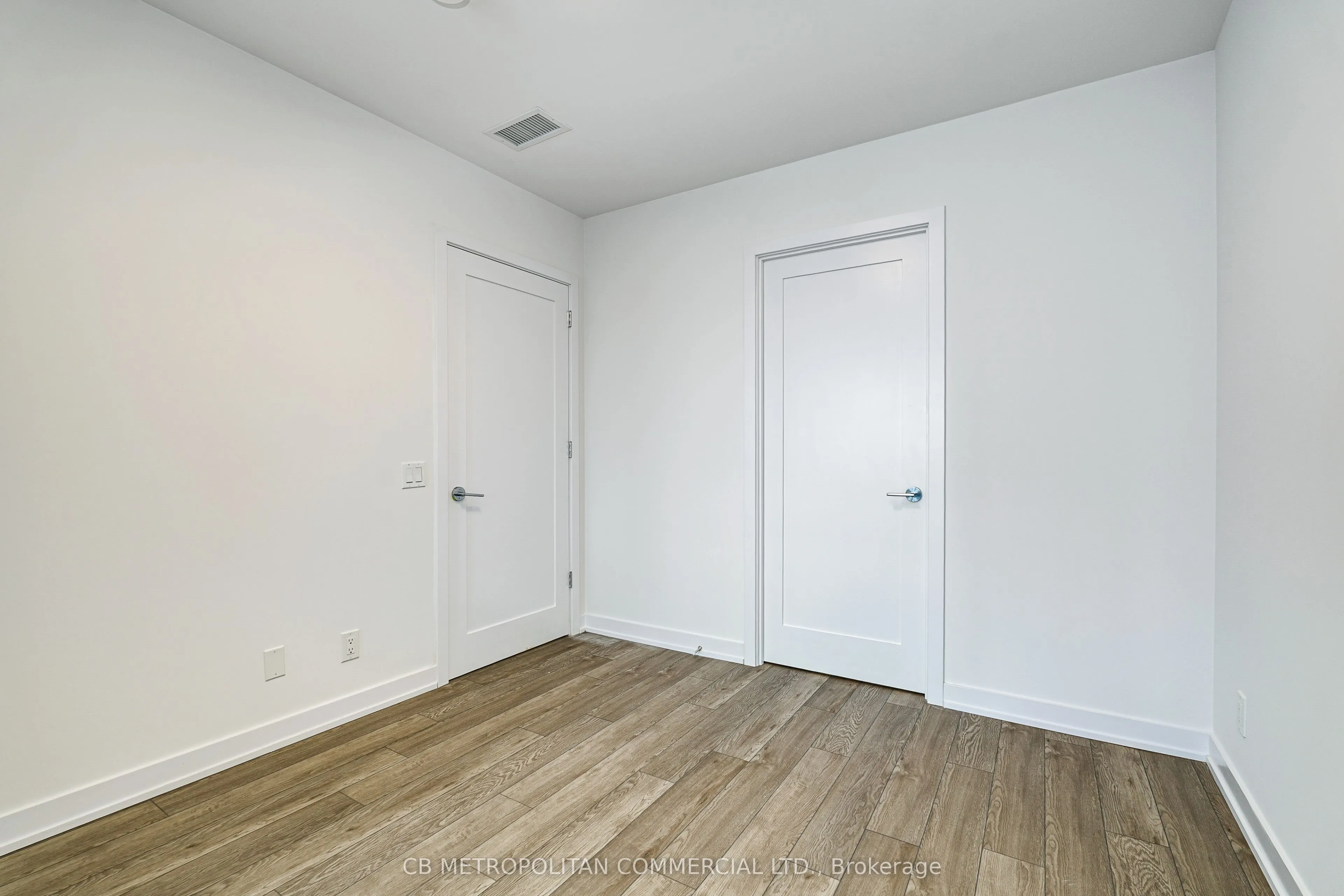 2946 Dundas Street West Street W #516