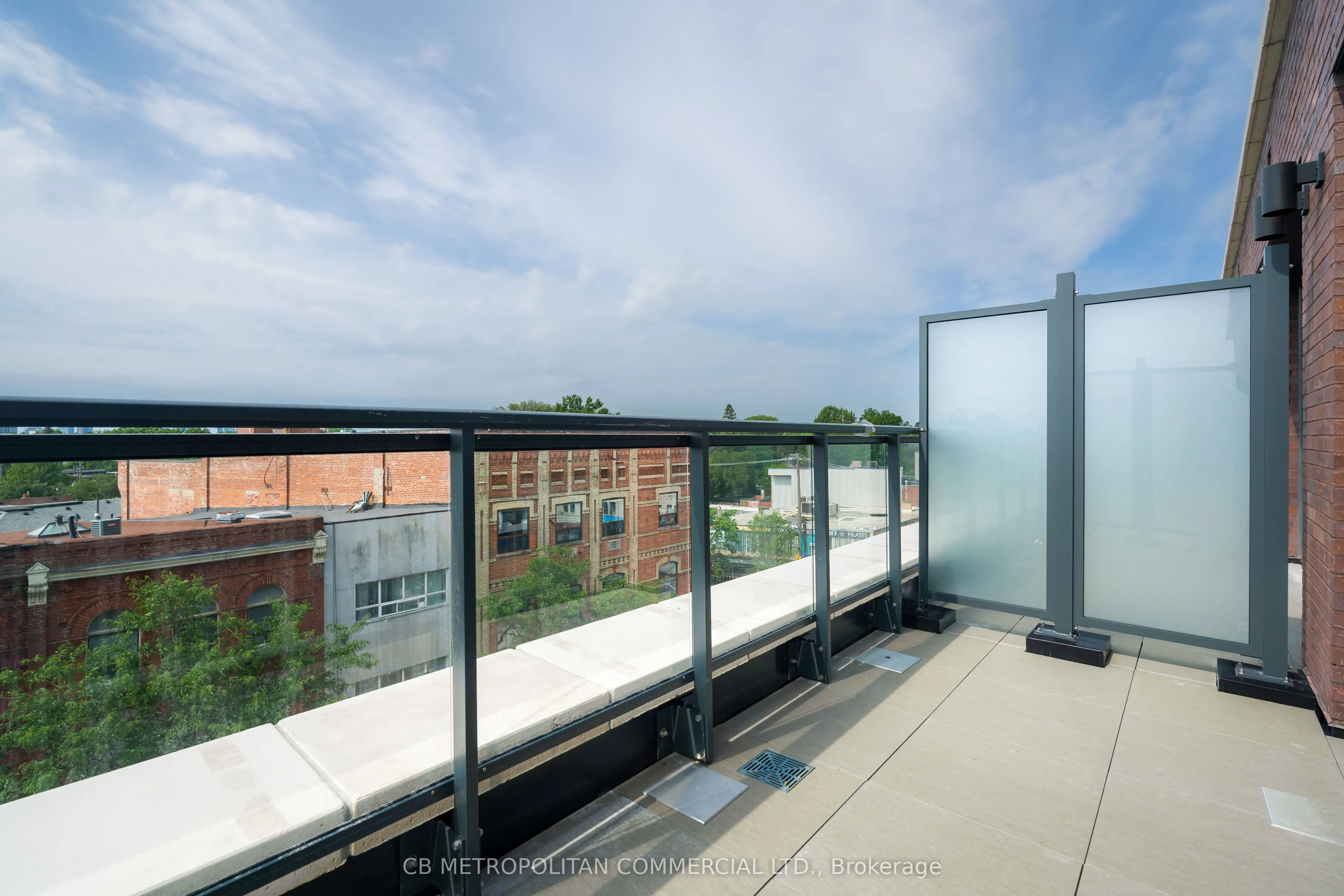 2946 Dundas Street West Street W #516
