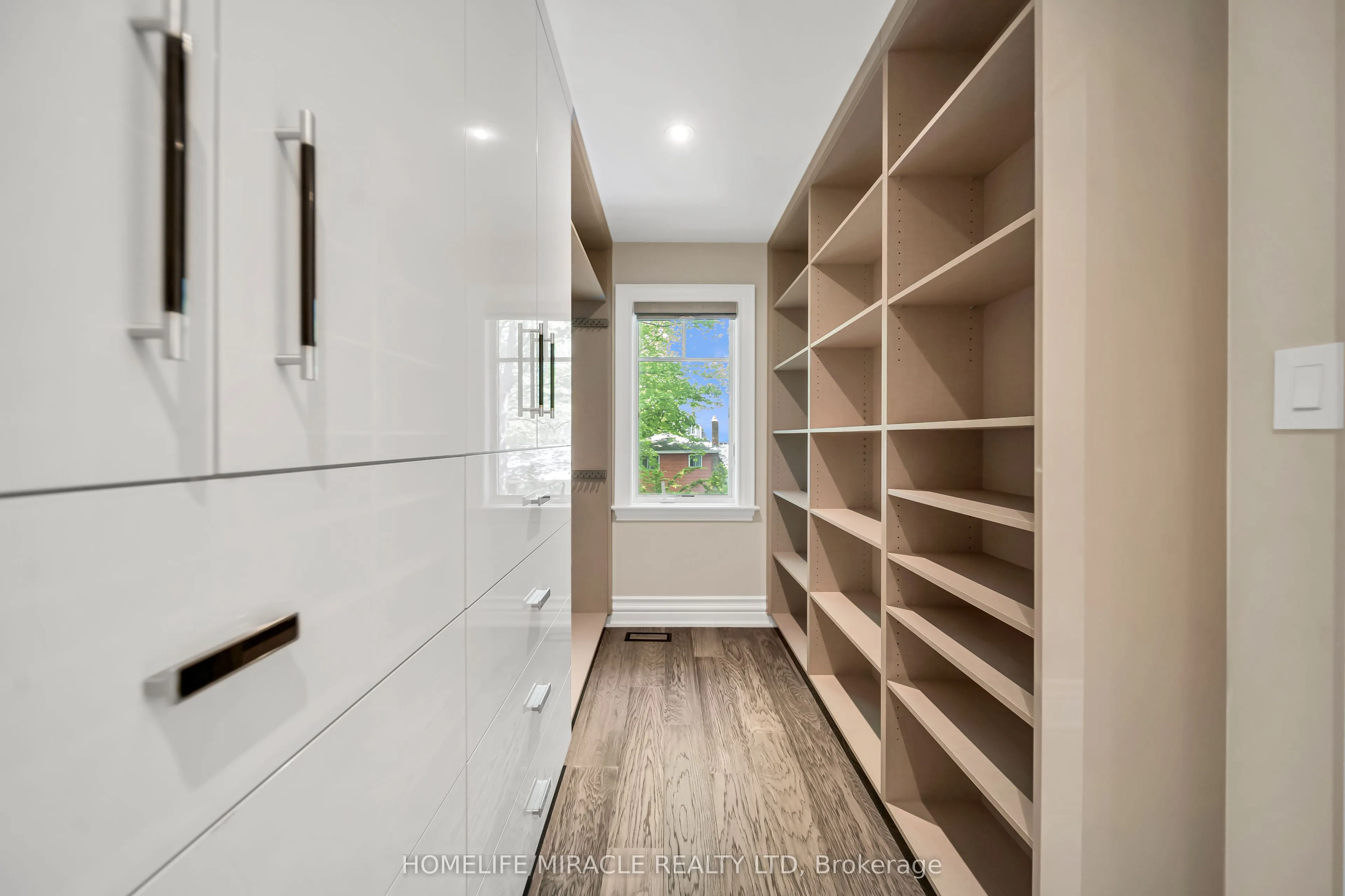 271 Oakhill Road