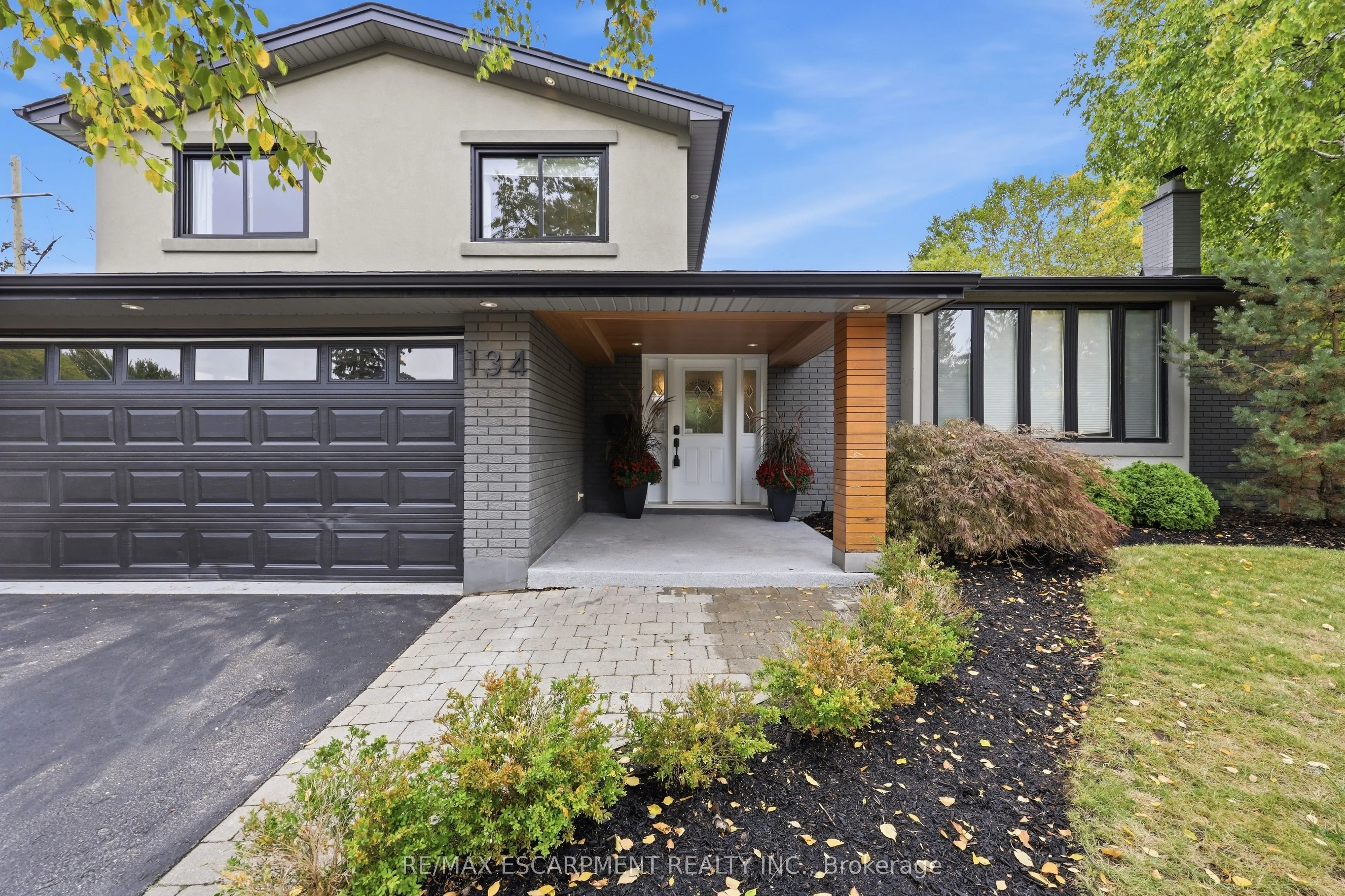 134 Fairwood Place W