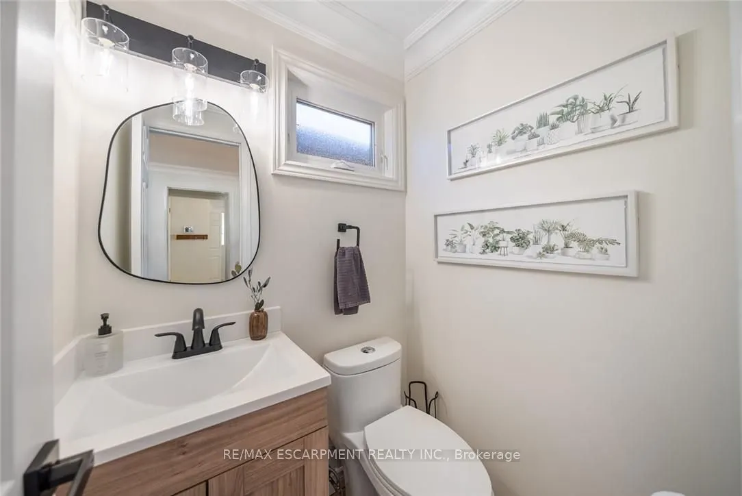 134 Fairwood Place W