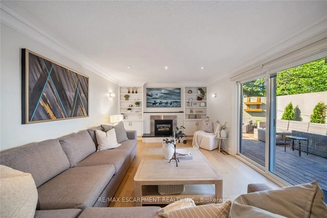 134 Fairwood Place W