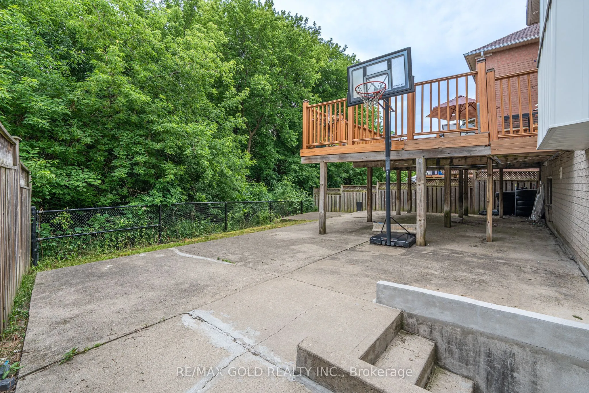 141 Whitwell Drive