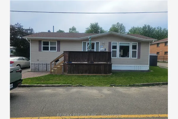 1749 Dundas Street E #5th Ave West Unit #21