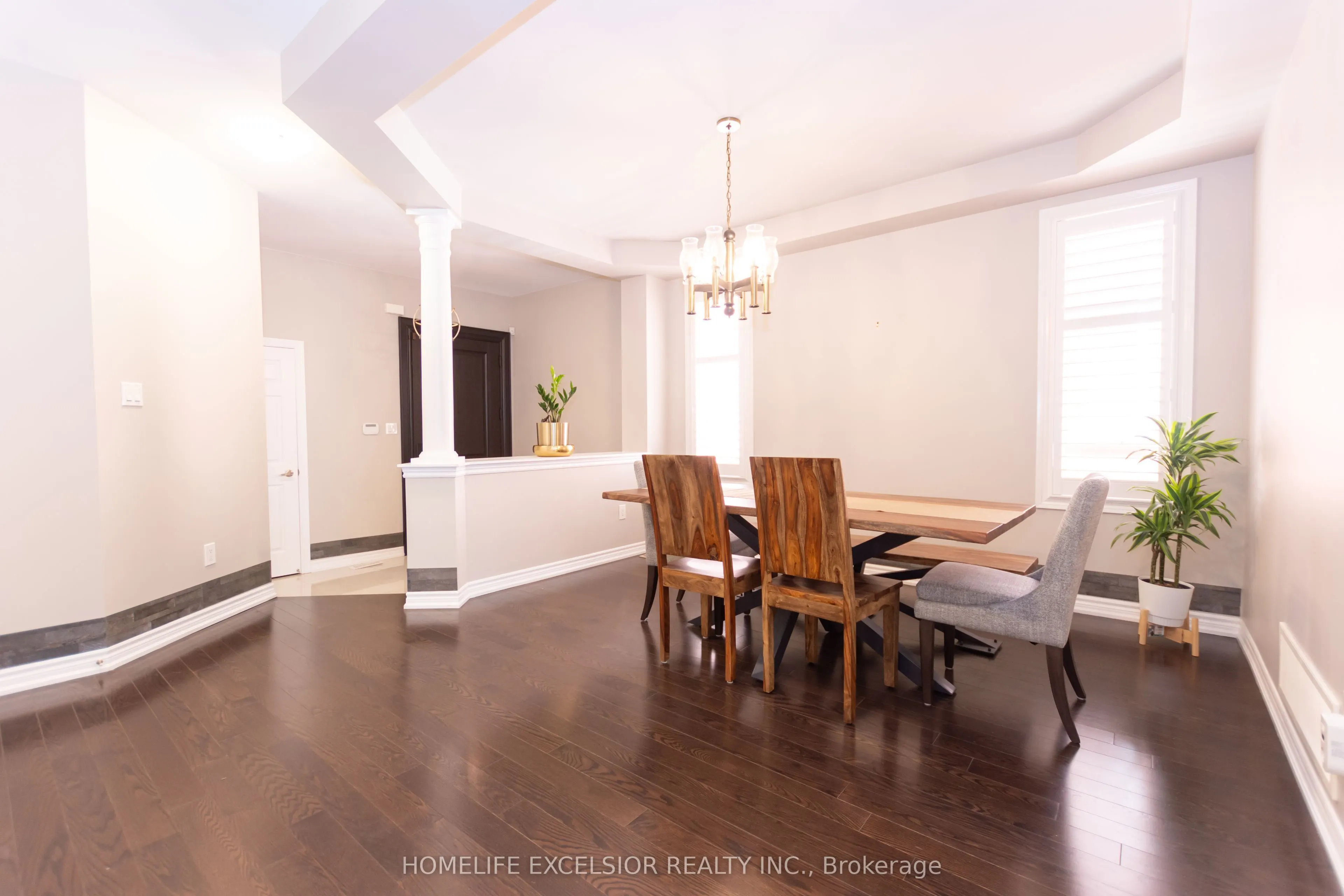 2425 QUETICO Crescent