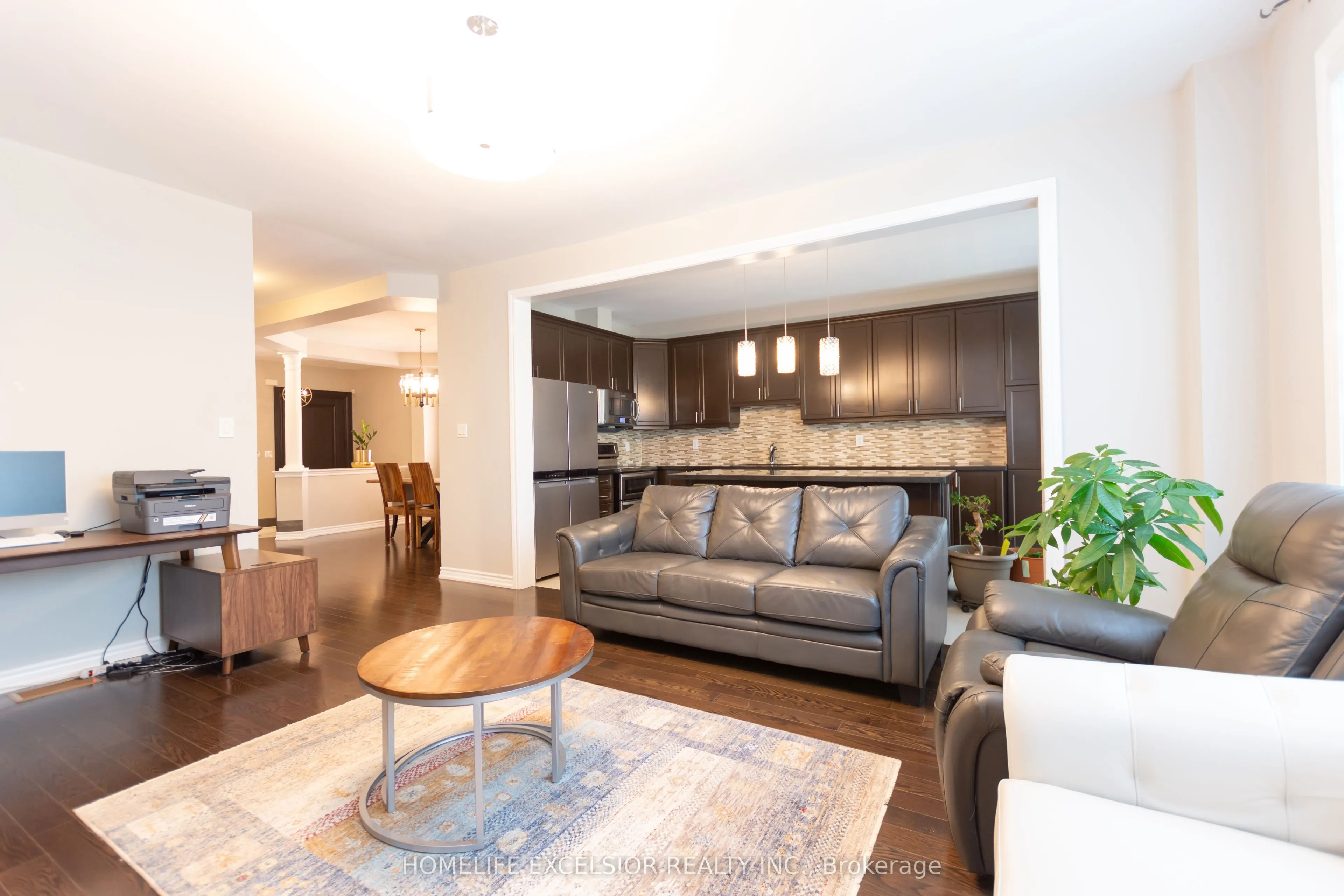 2425 QUETICO Crescent