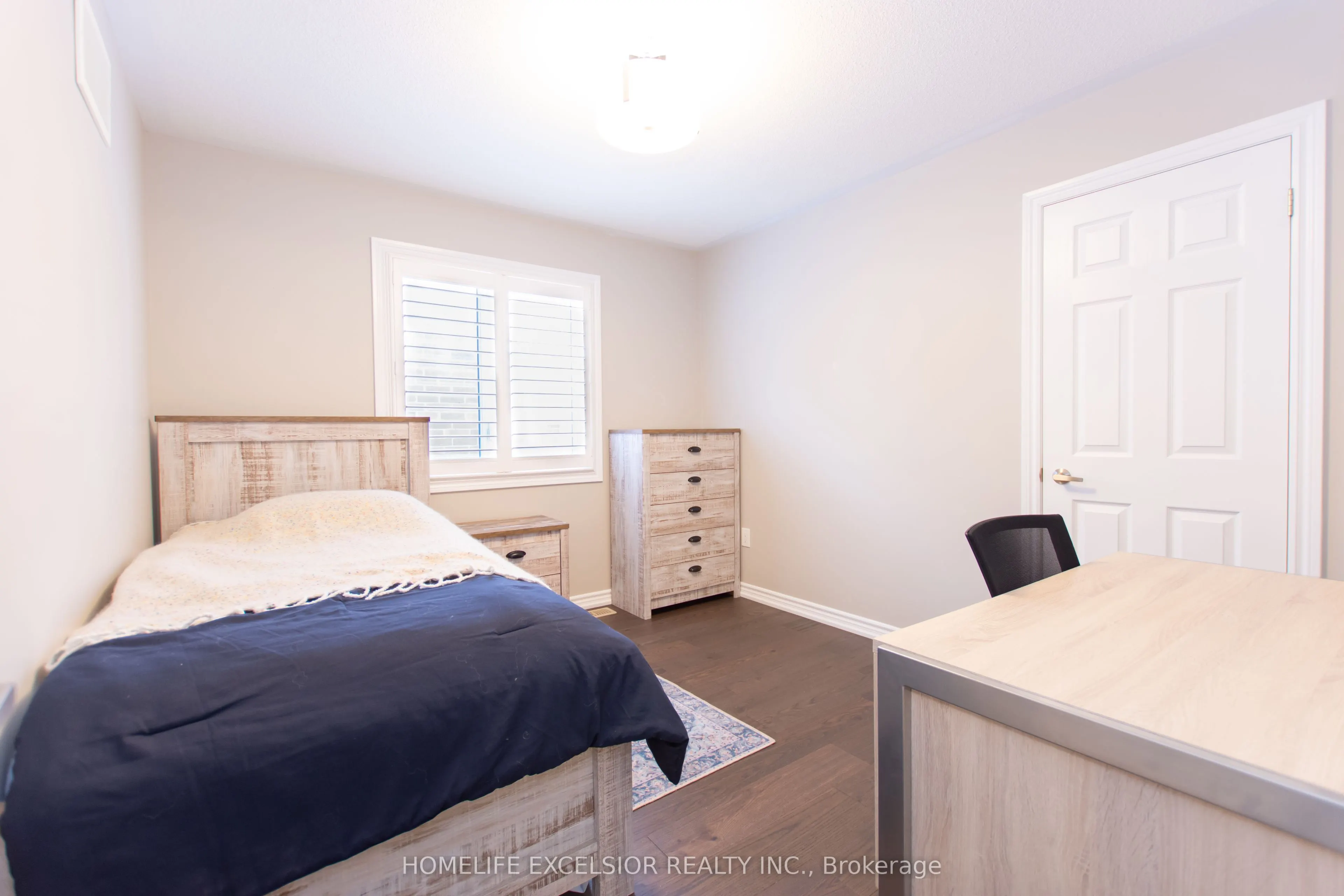 2425 QUETICO Crescent