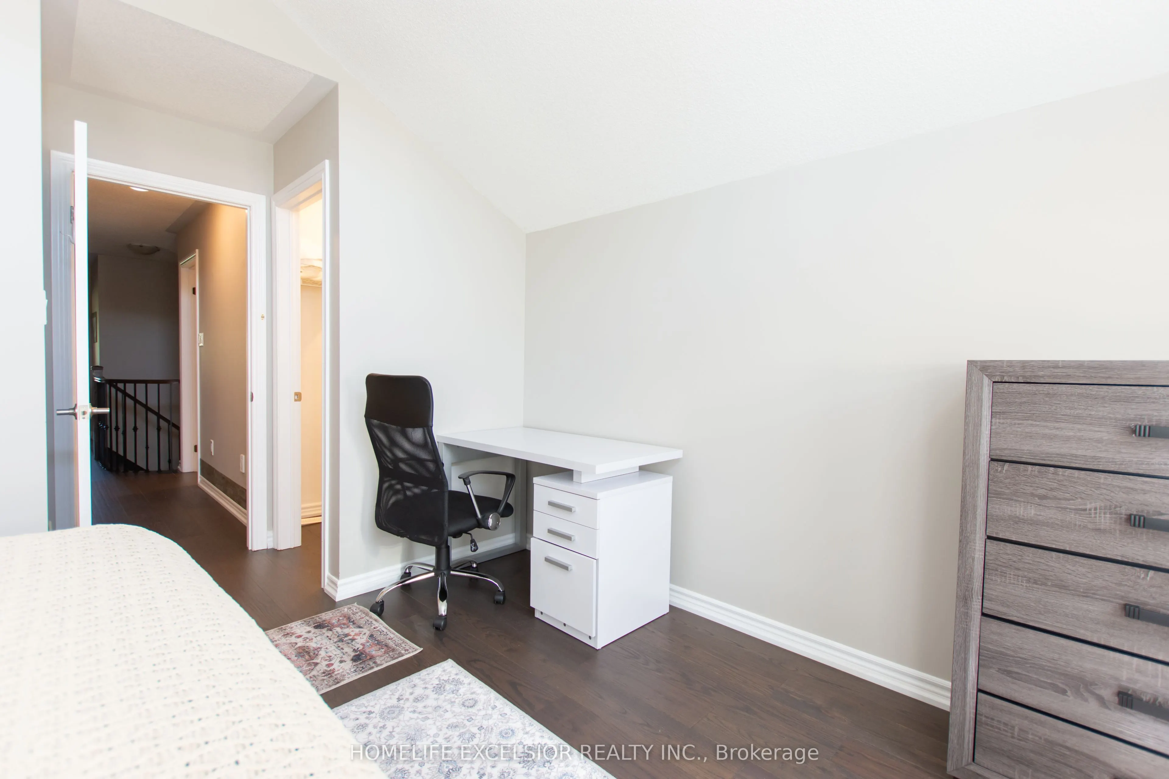 2425 QUETICO Crescent