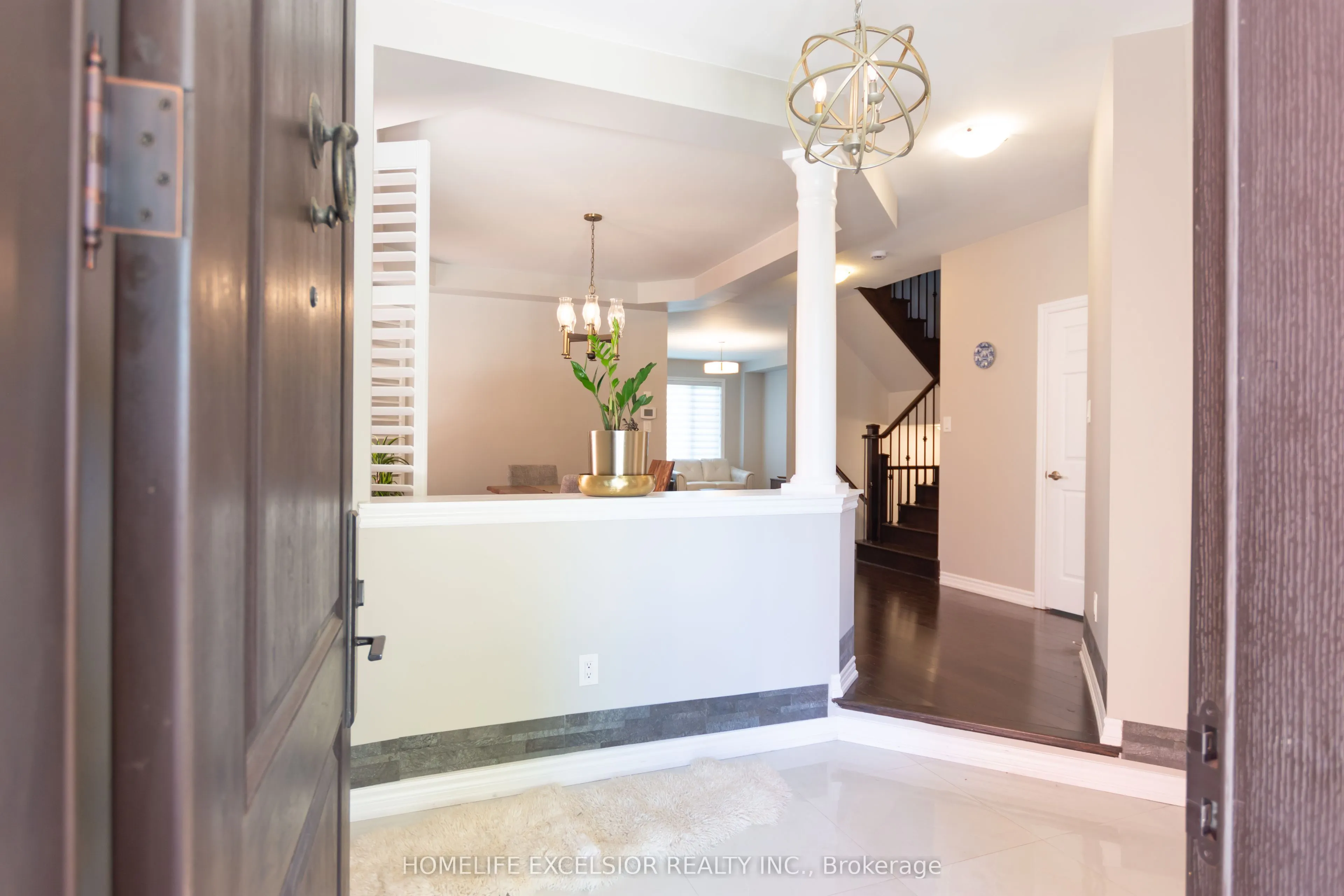 2425 QUETICO Crescent