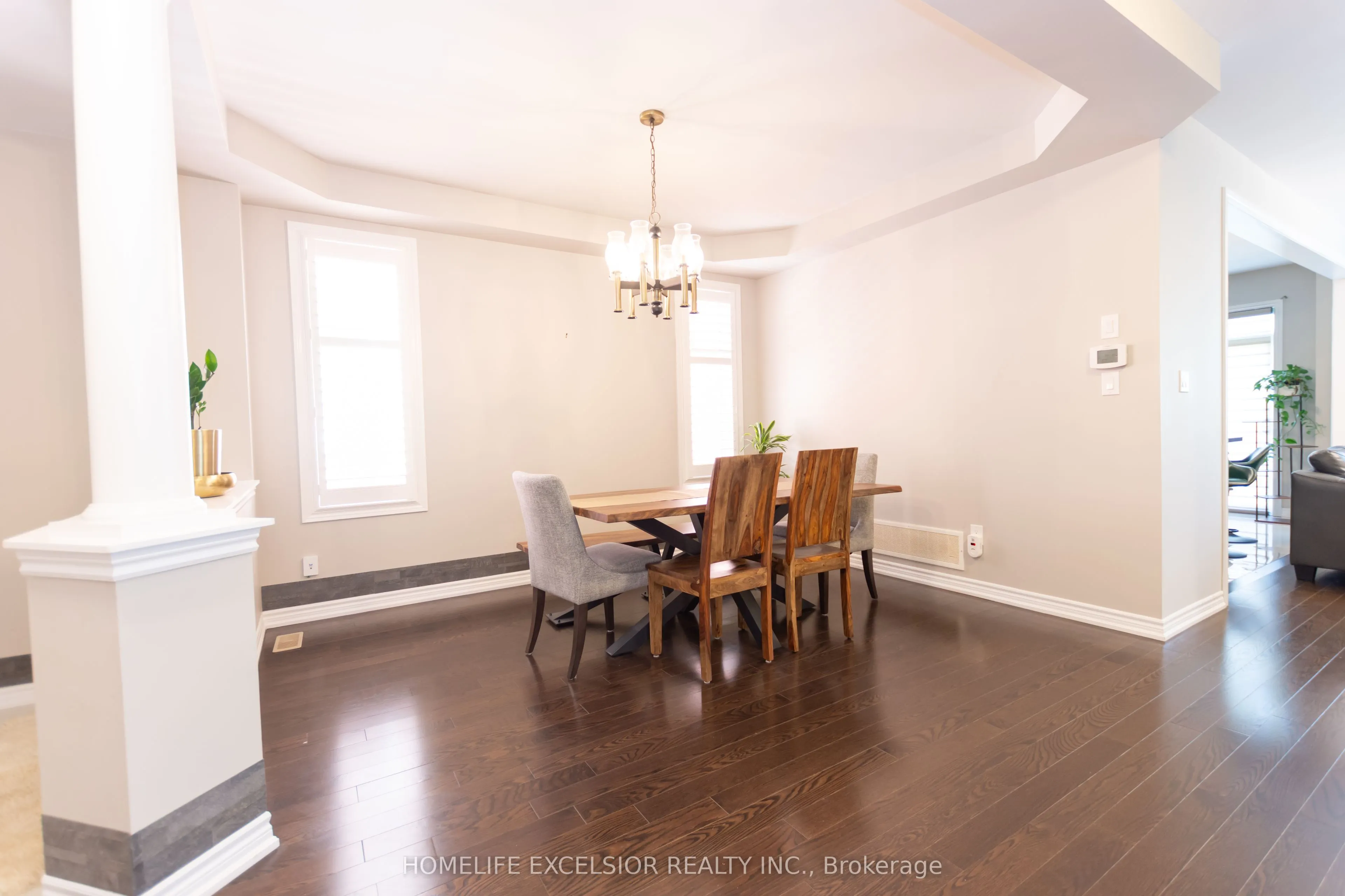 2425 QUETICO Crescent
