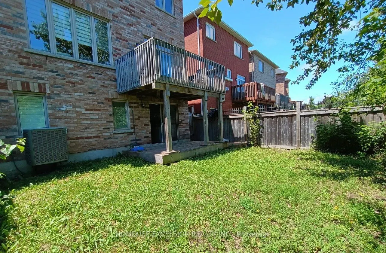 2425 QUETICO Crescent