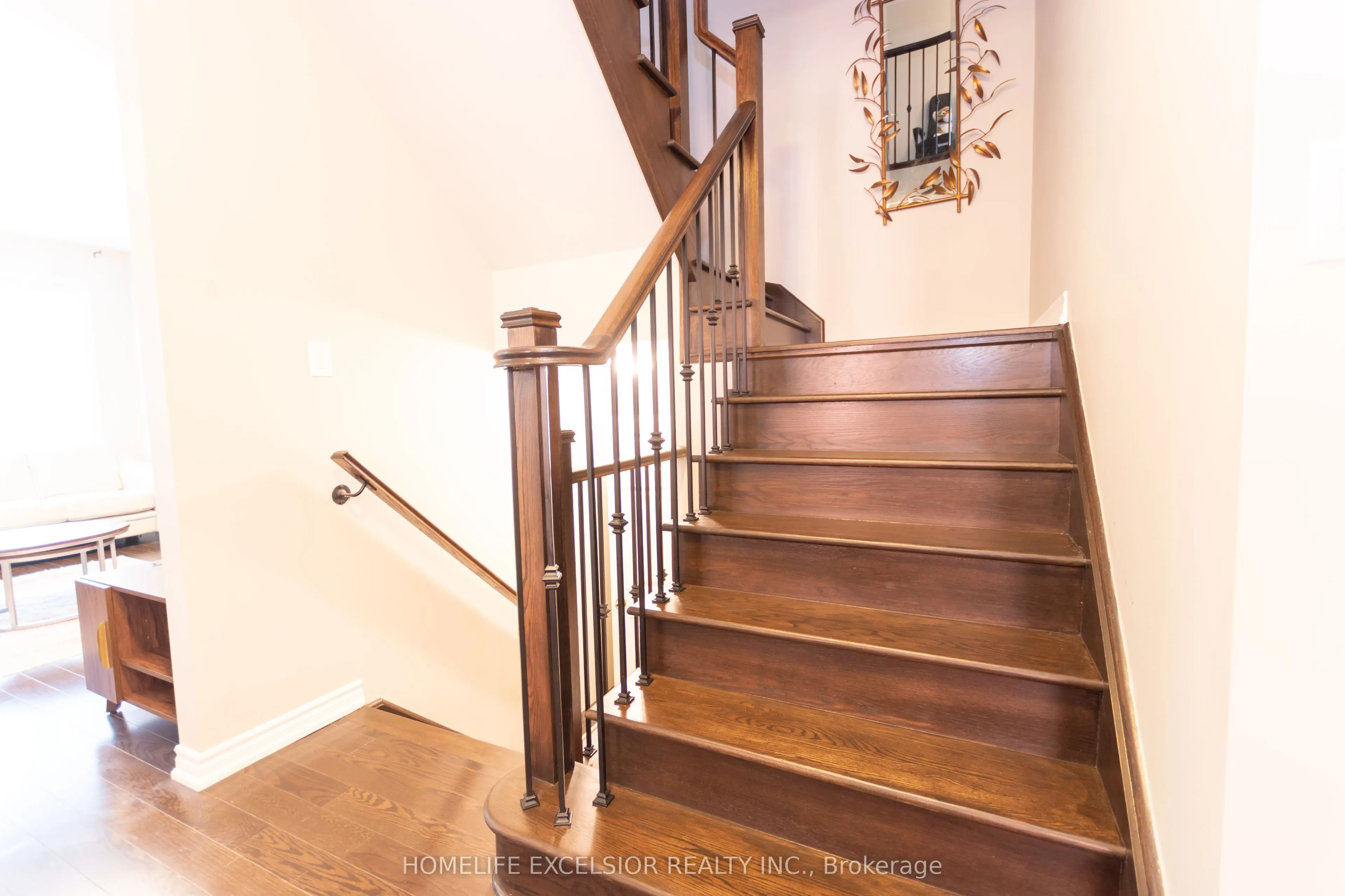 2425 QUETICO Crescent