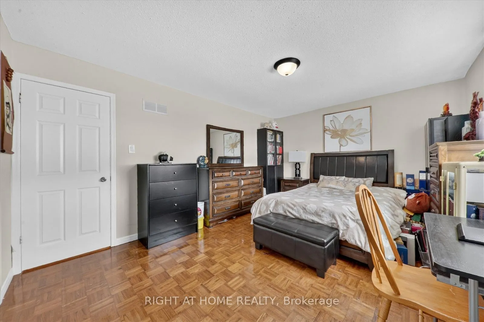 531 Wallenberg Crescent