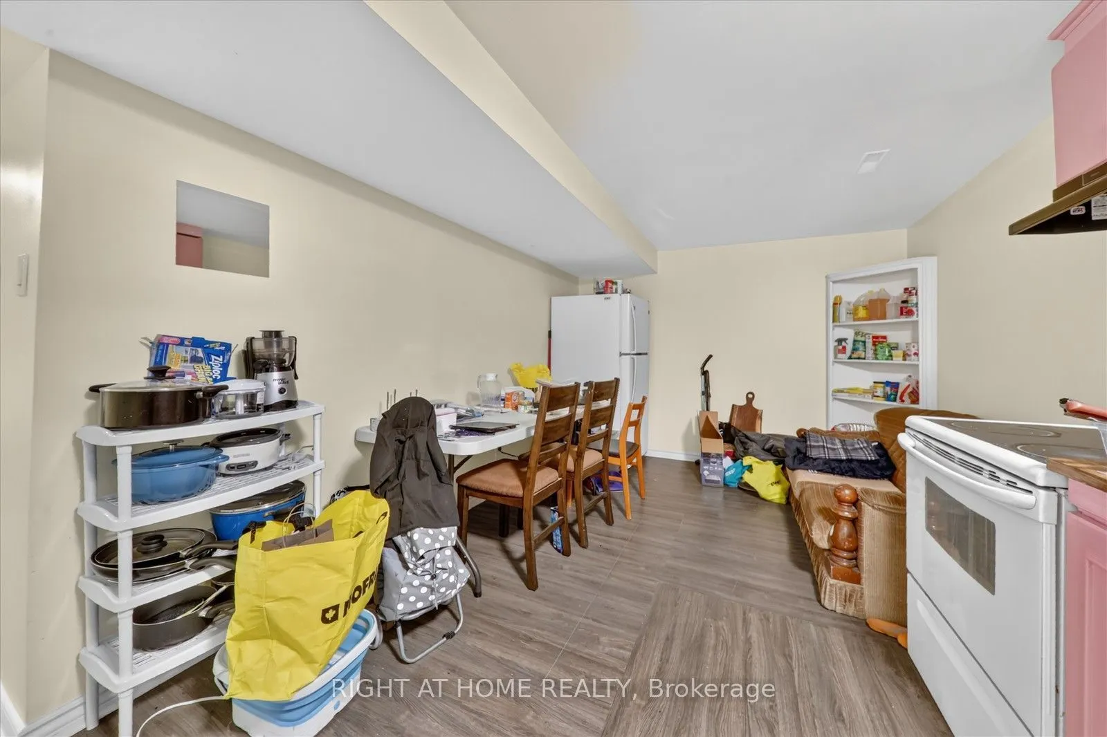 531 Wallenberg Crescent