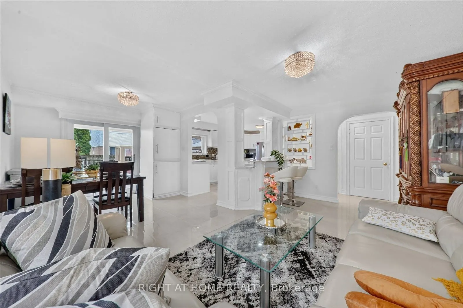 531 Wallenberg Crescent