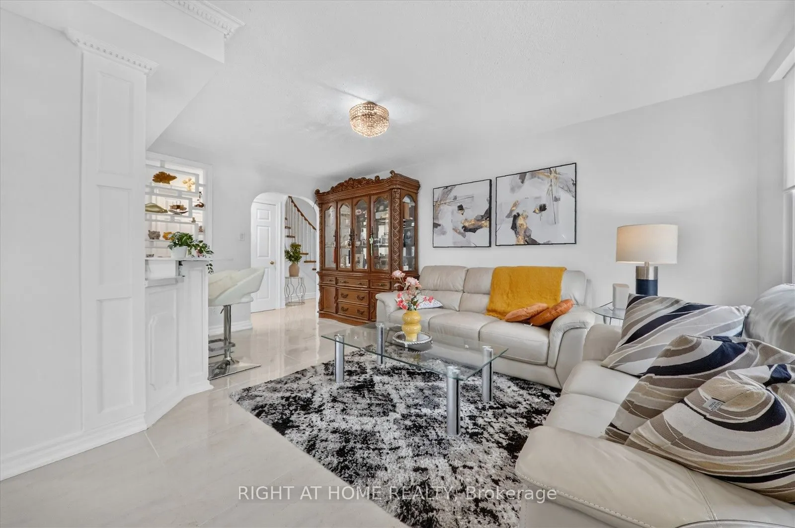 531 Wallenberg Crescent