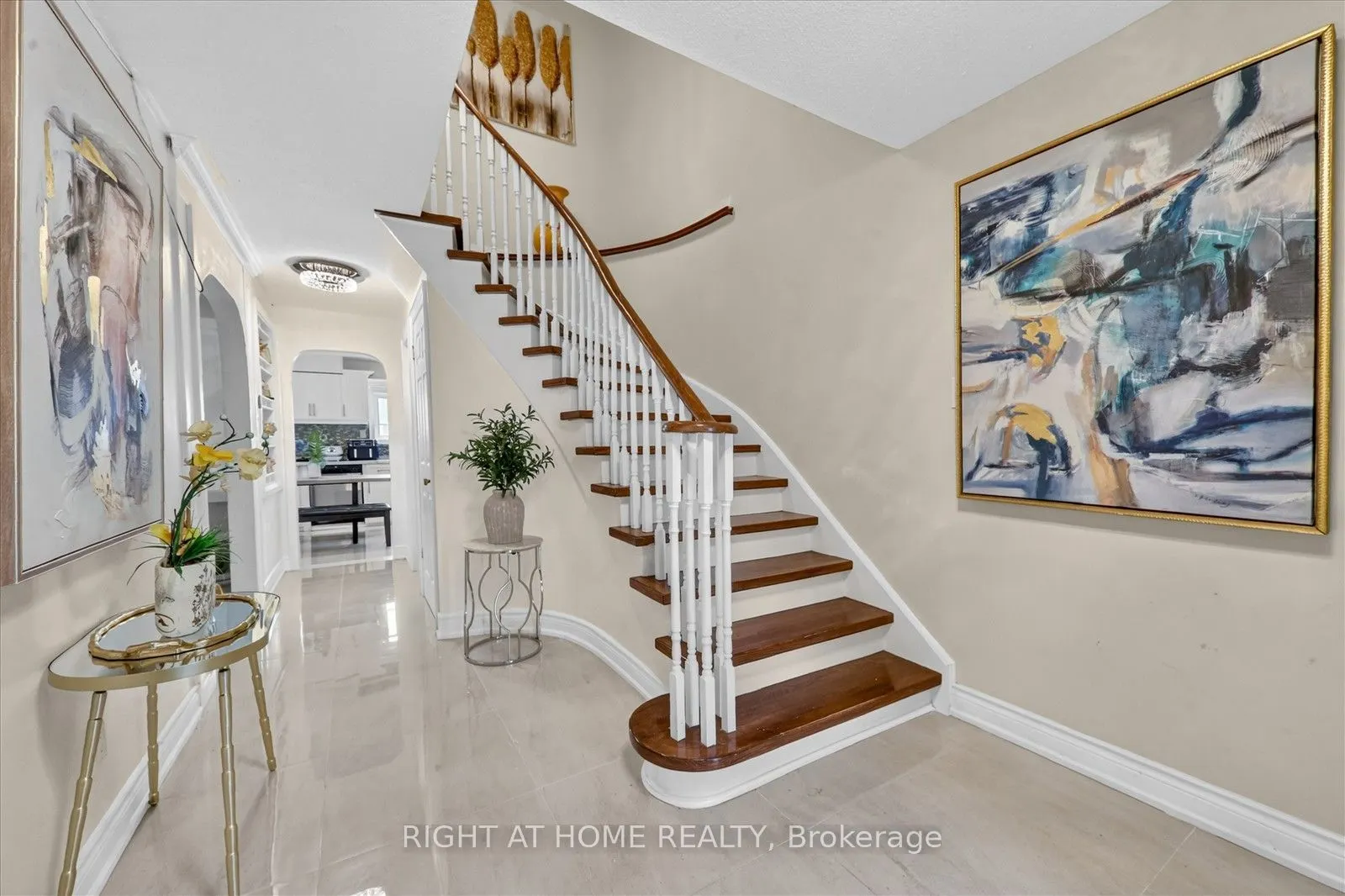 531 Wallenberg Crescent