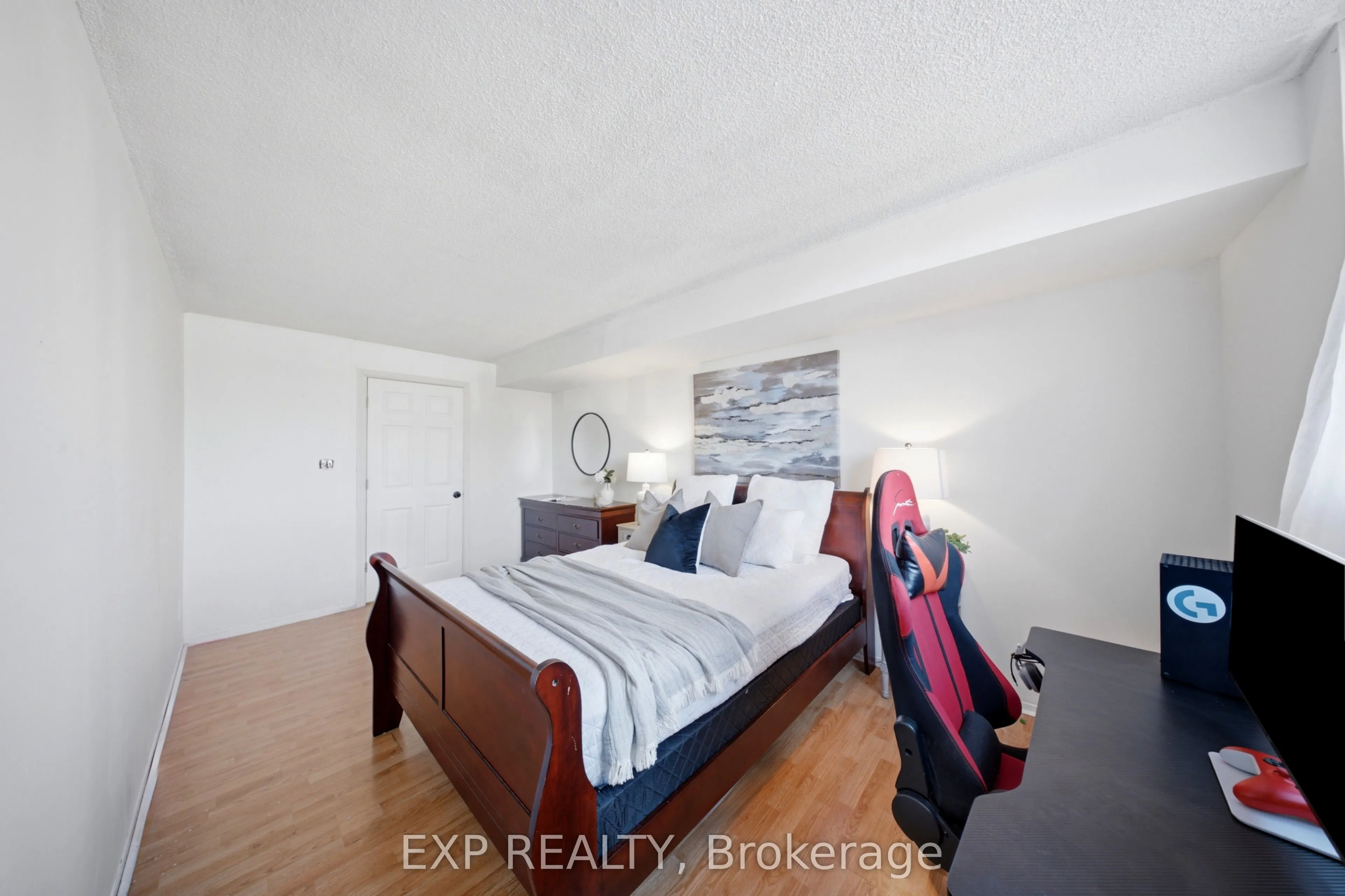 25 Agnes Street #202