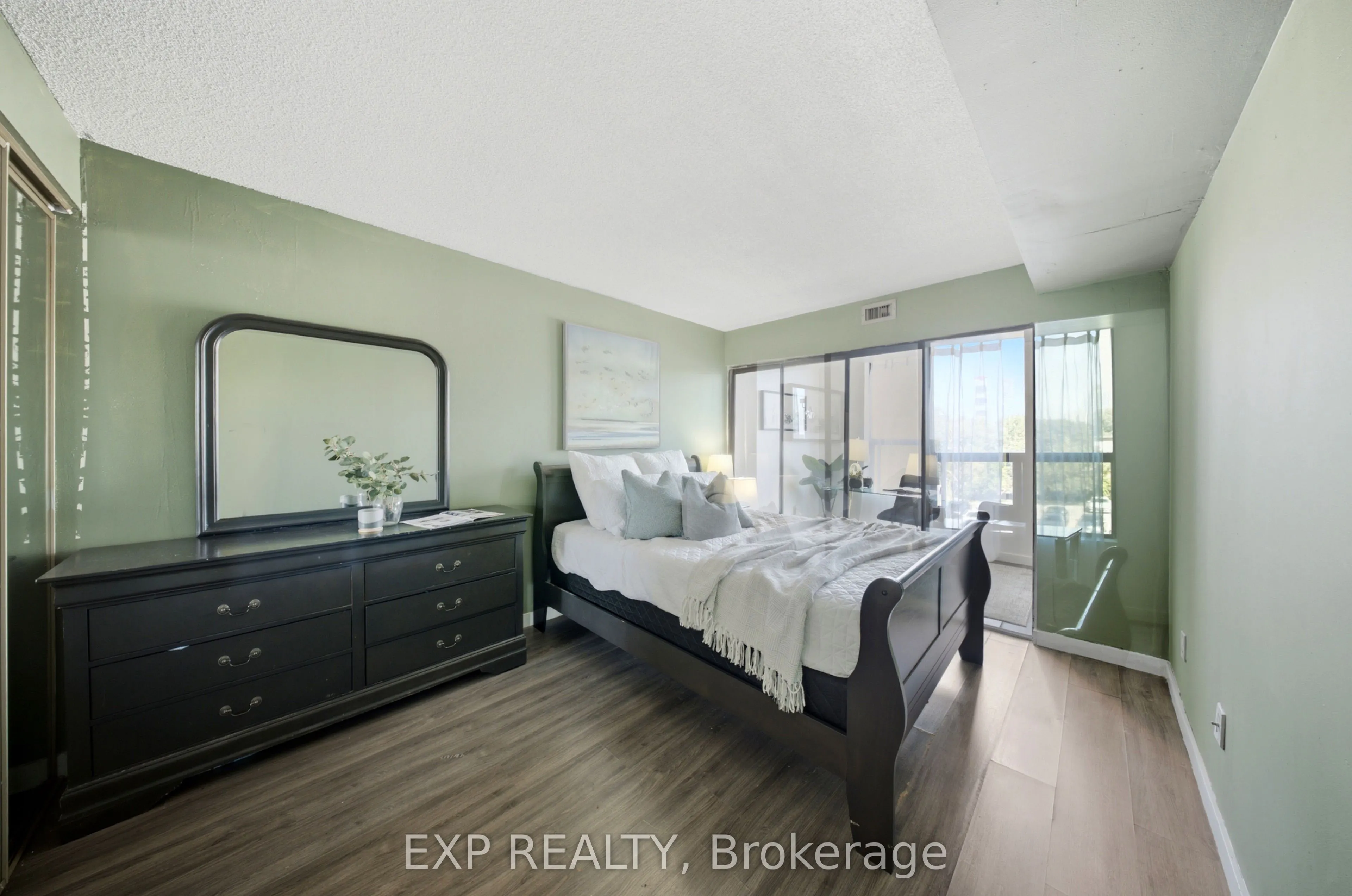 25 Agnes Street #202