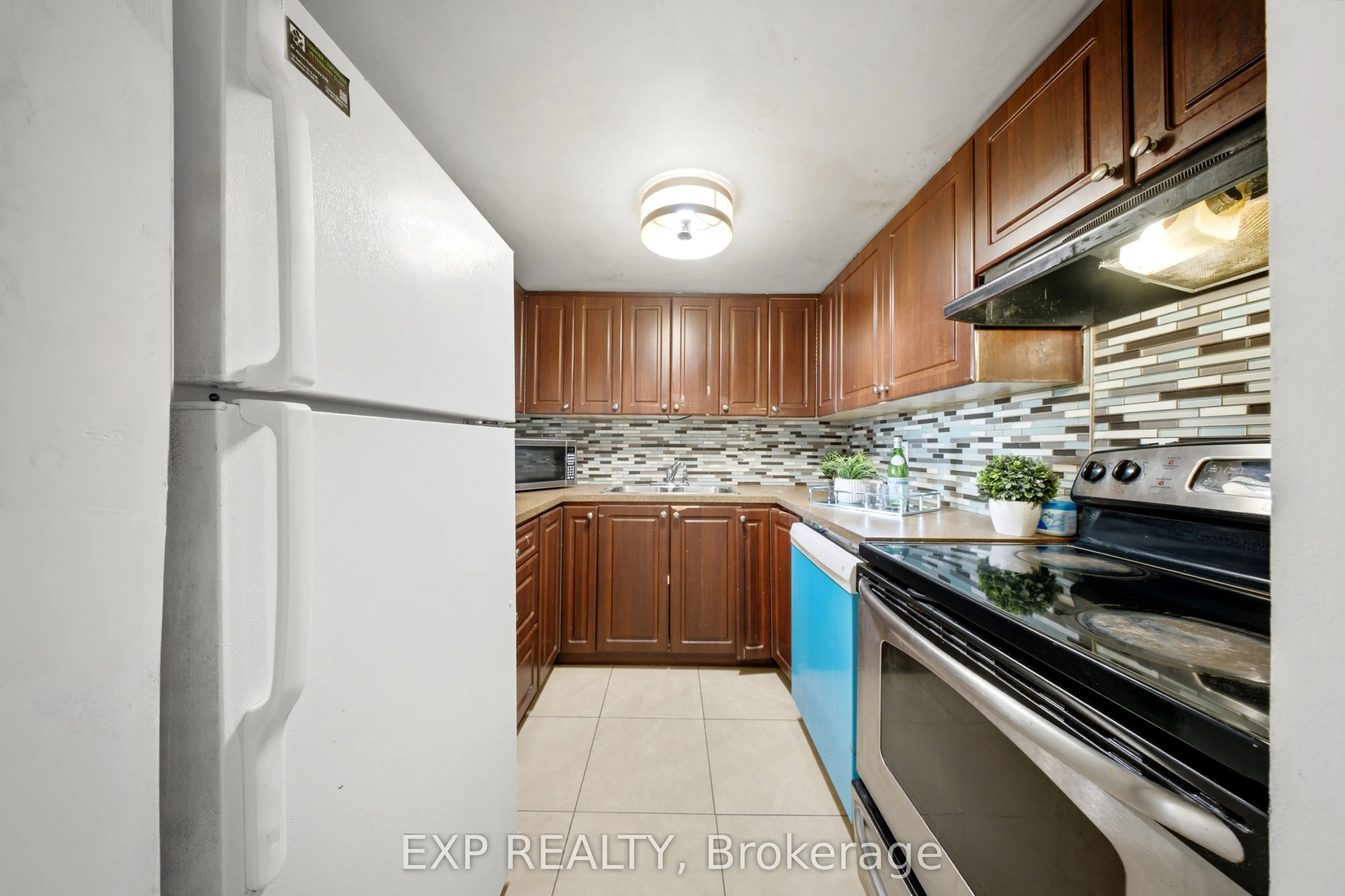 25 Agnes Street #202