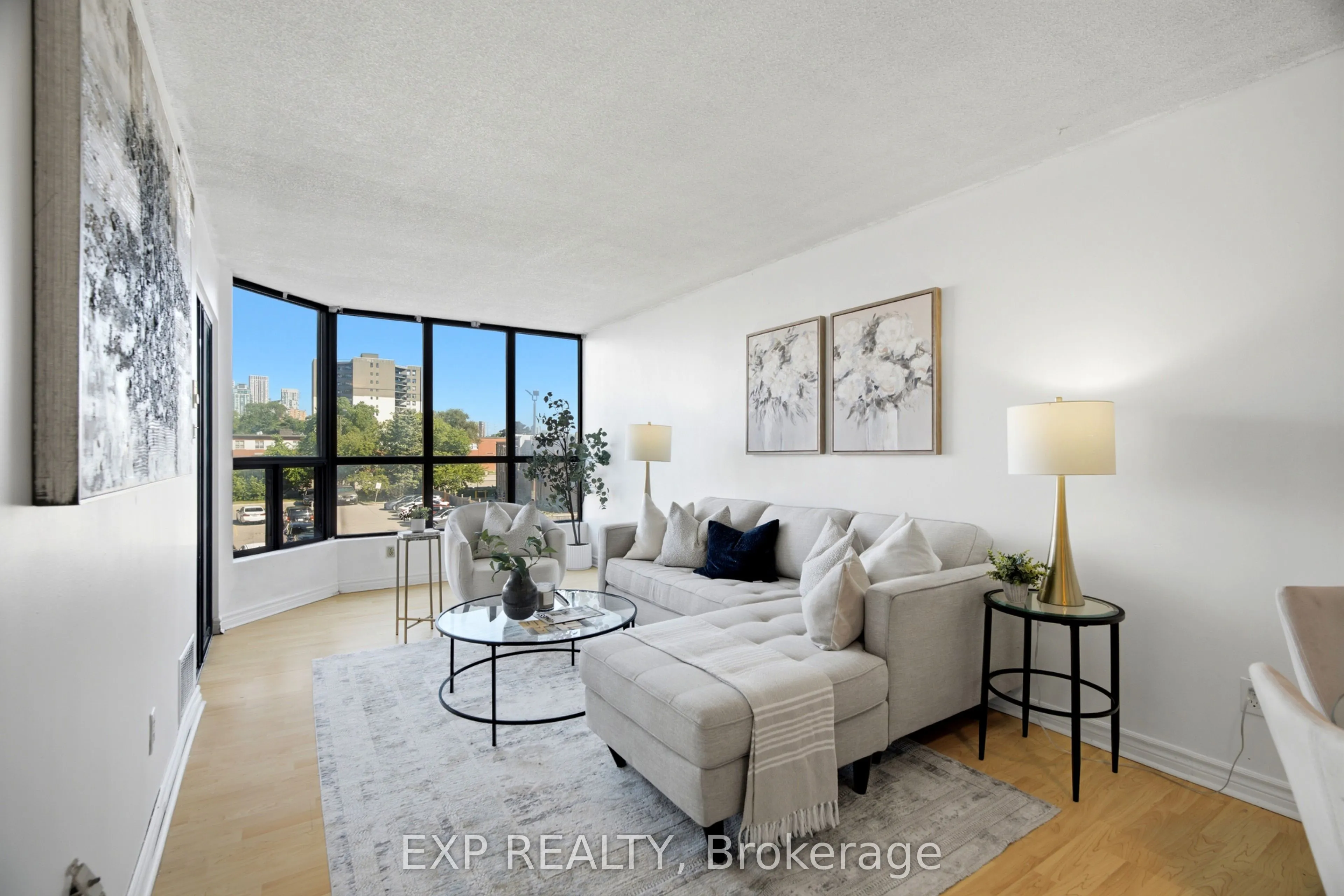 25 Agnes Street #202