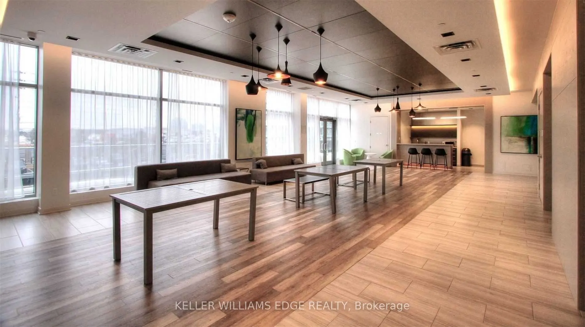 4633 Glen Erin Drive #901