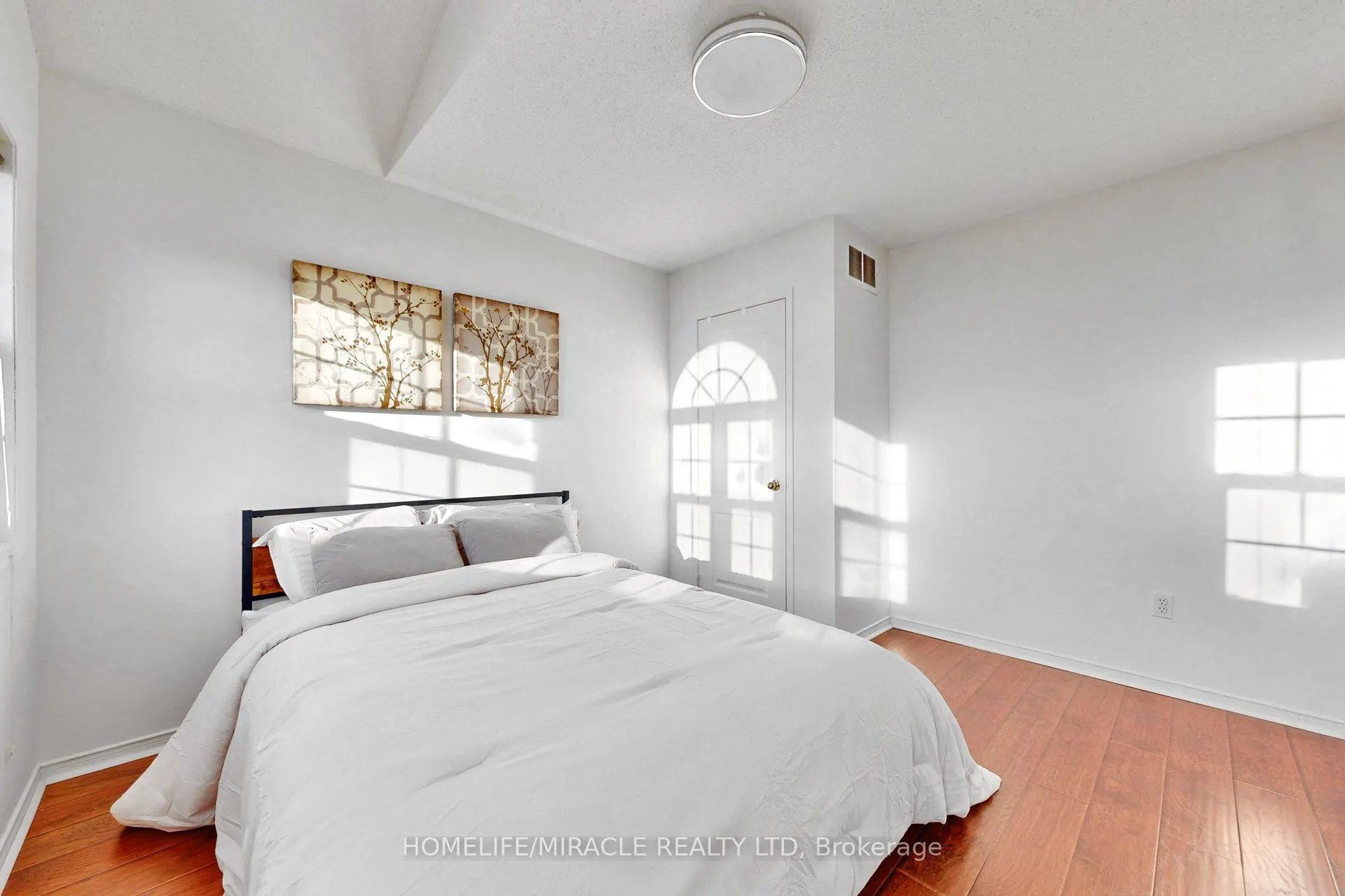 3852 Brinwood Gate