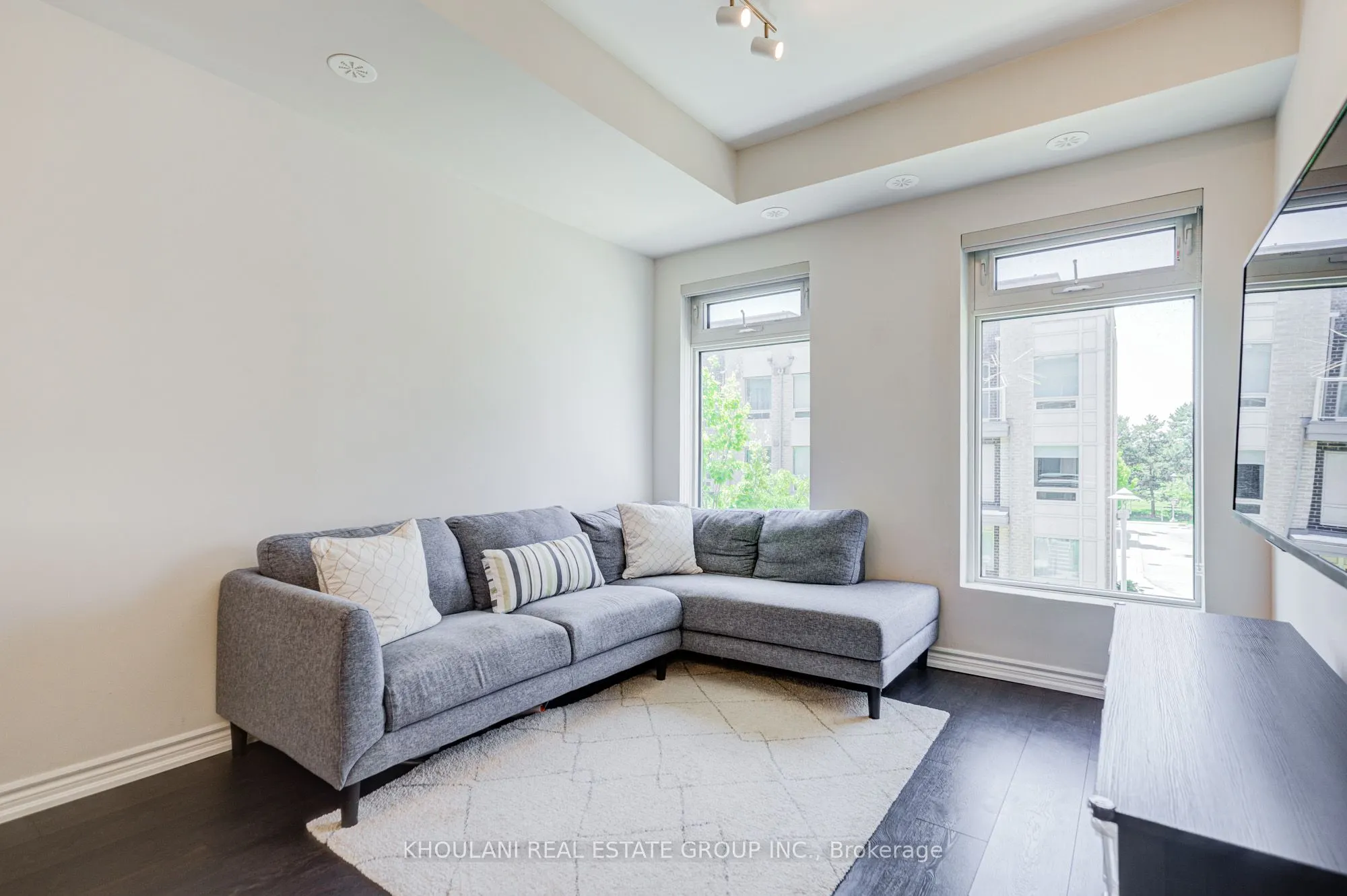 11 Applewood Lane #240