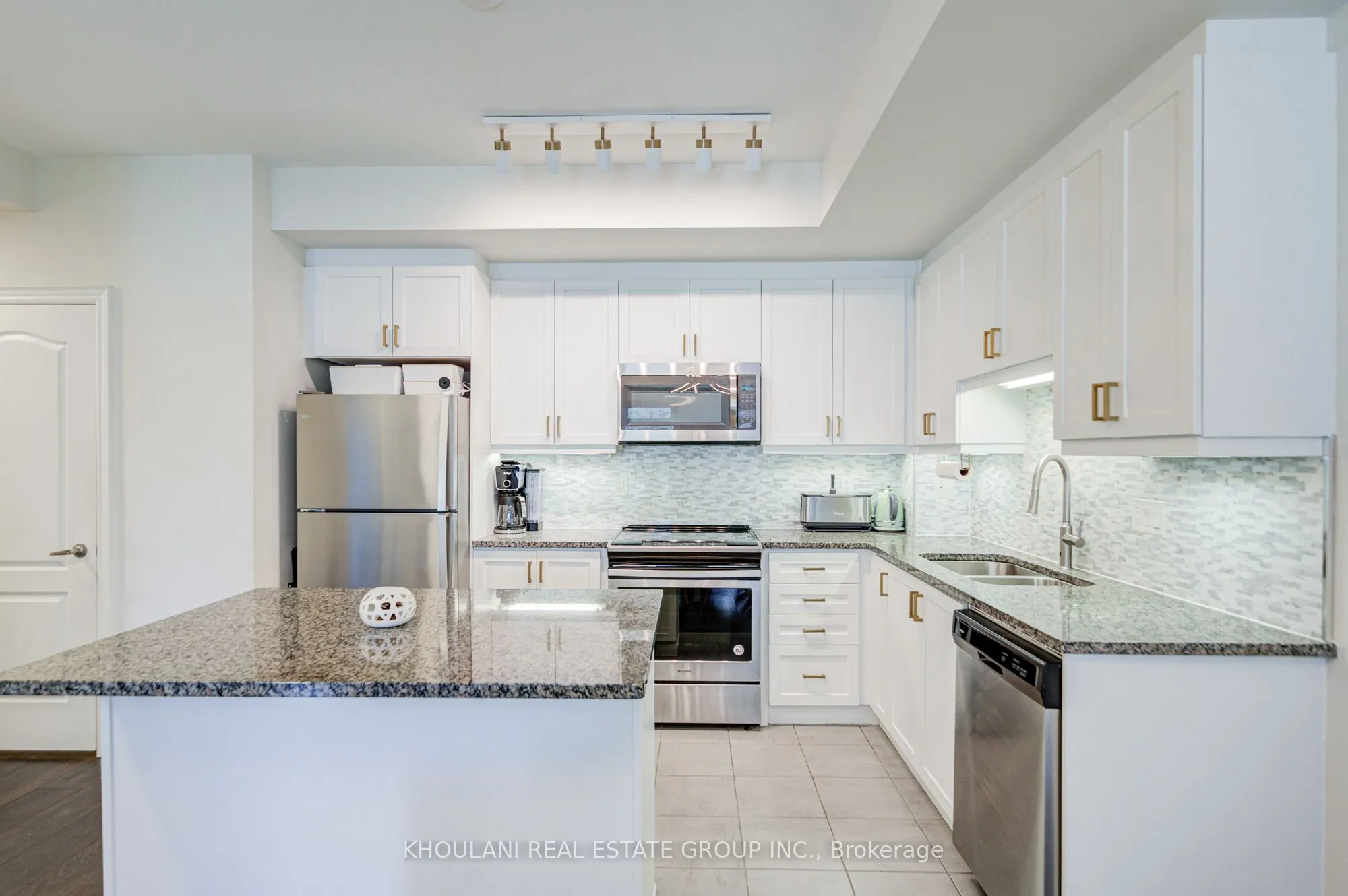 11 Applewood Lane #240