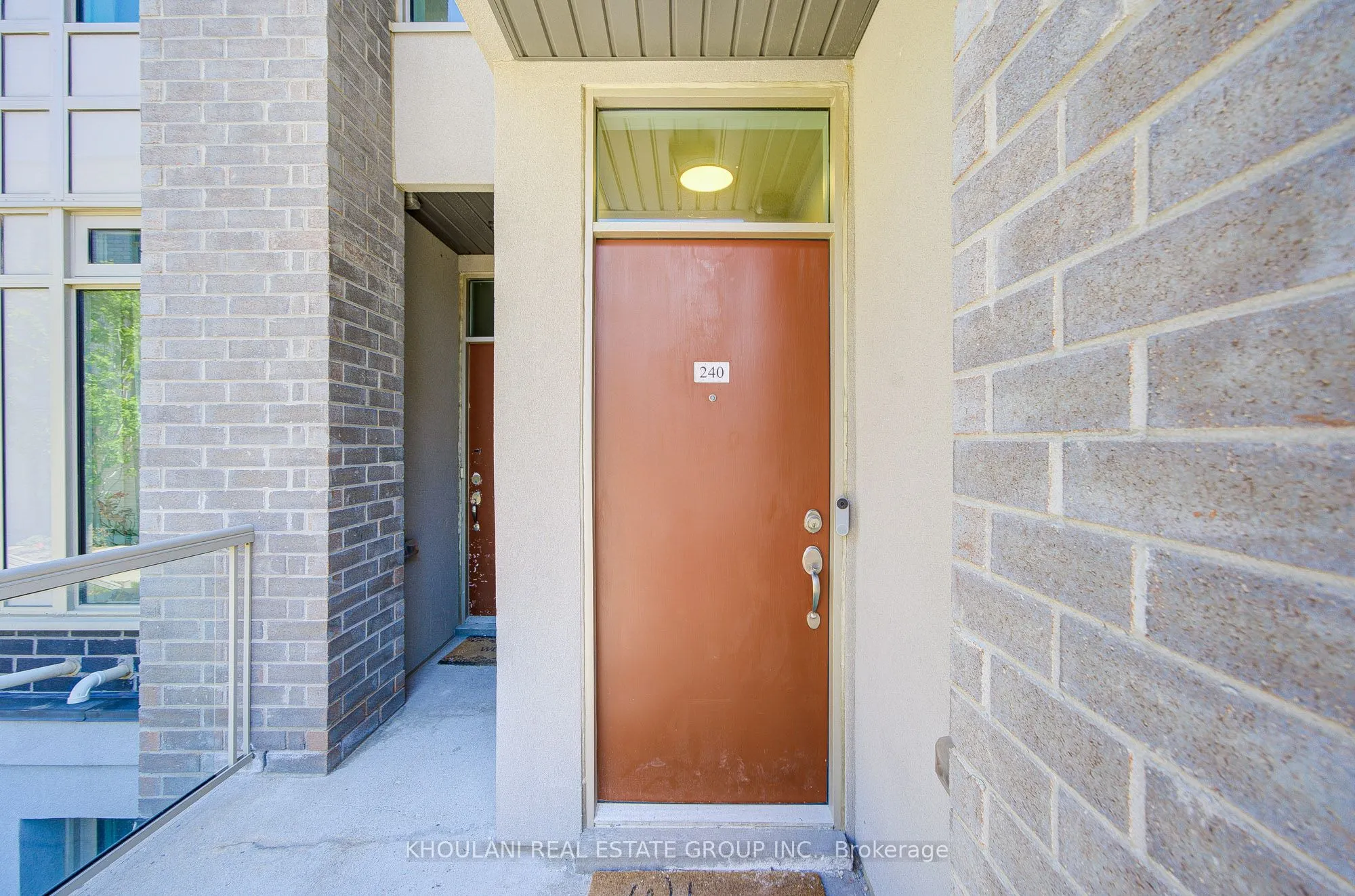 11 Applewood Lane #240