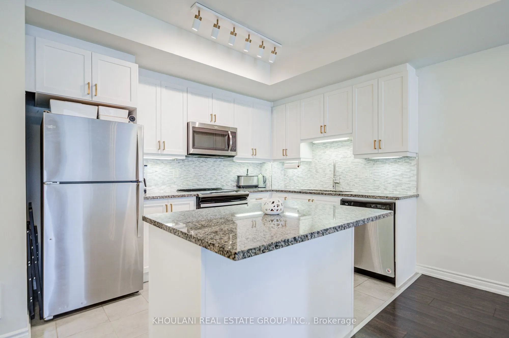 11 Applewood Lane #240