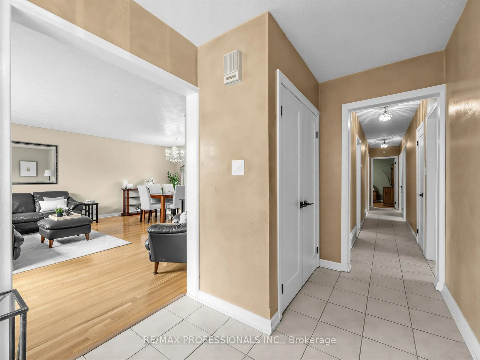 793 Netherton Crescent