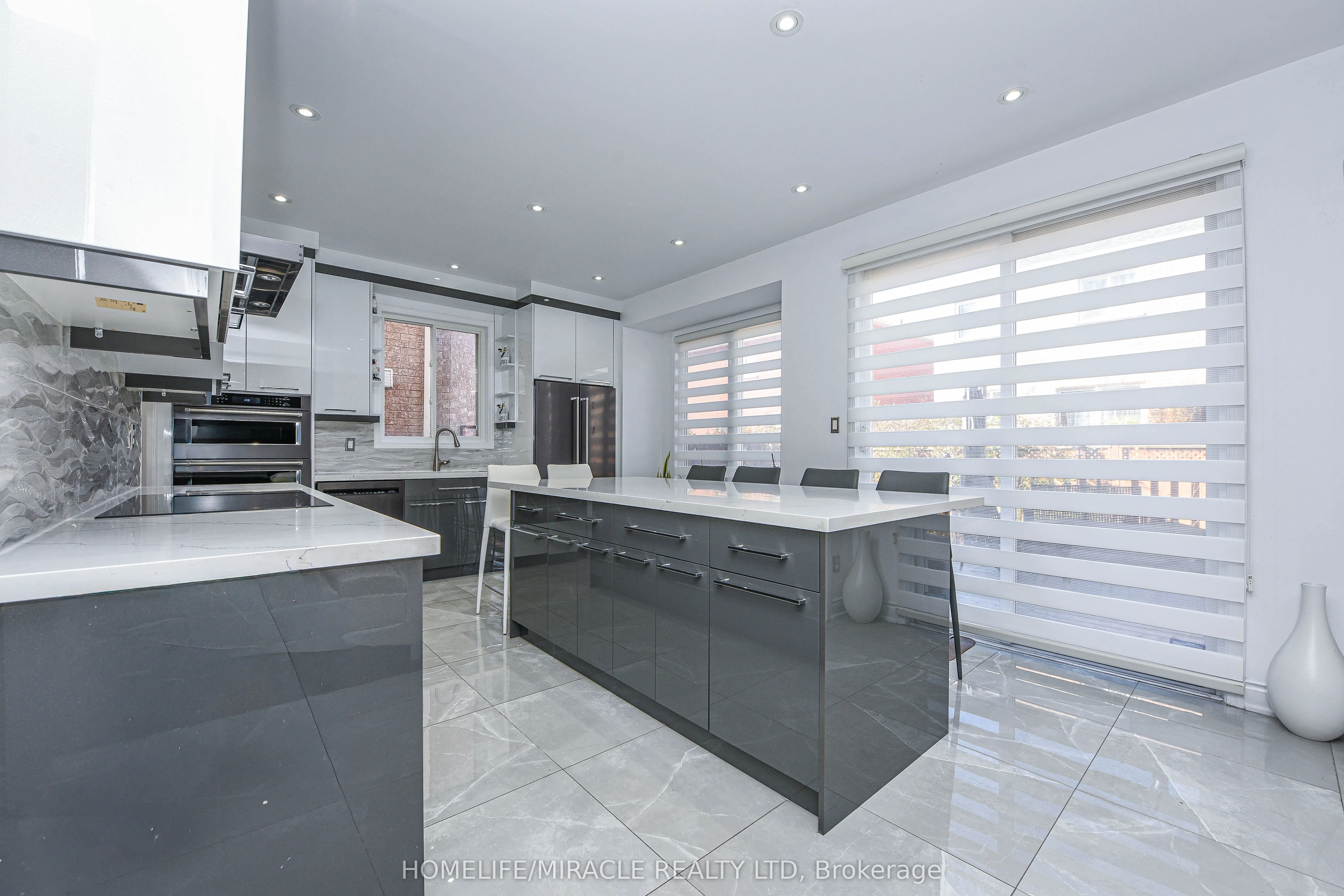 6 Mendoza Drive