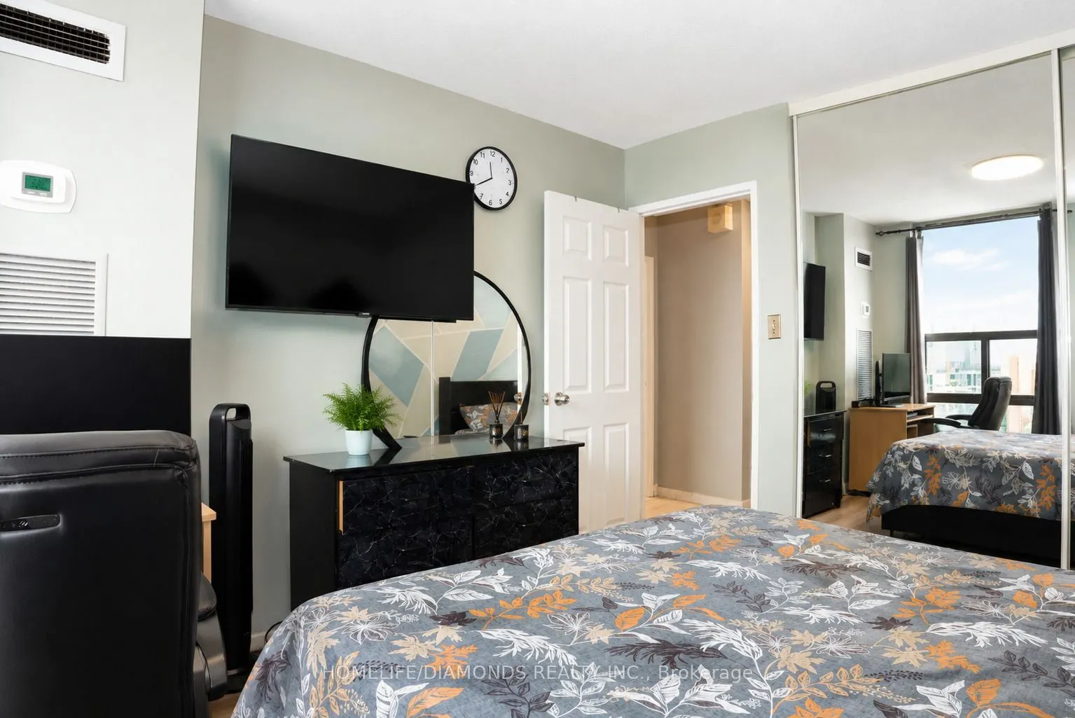 18 Knightsbridge Road #1411
