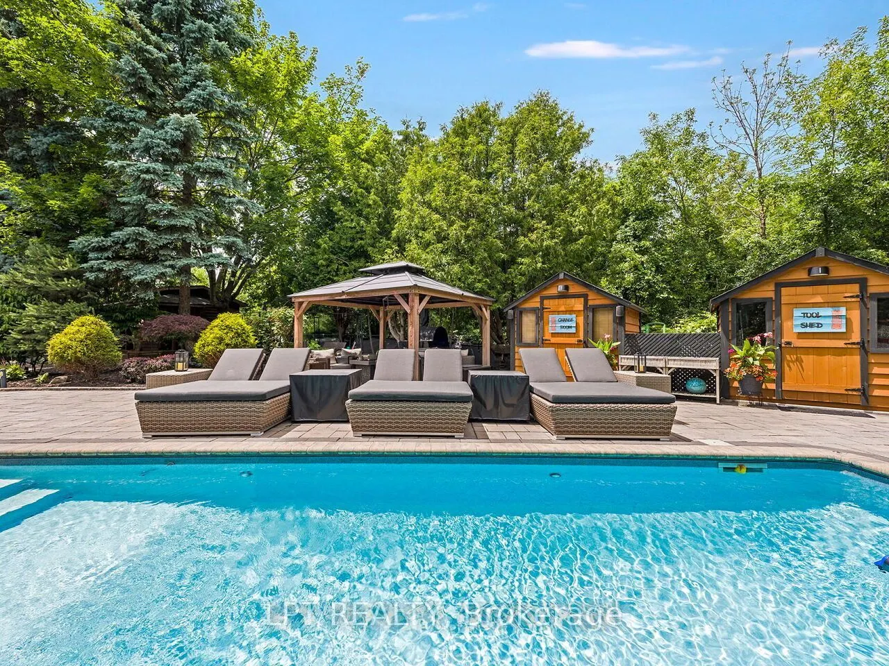 493 Tipperton Crescent