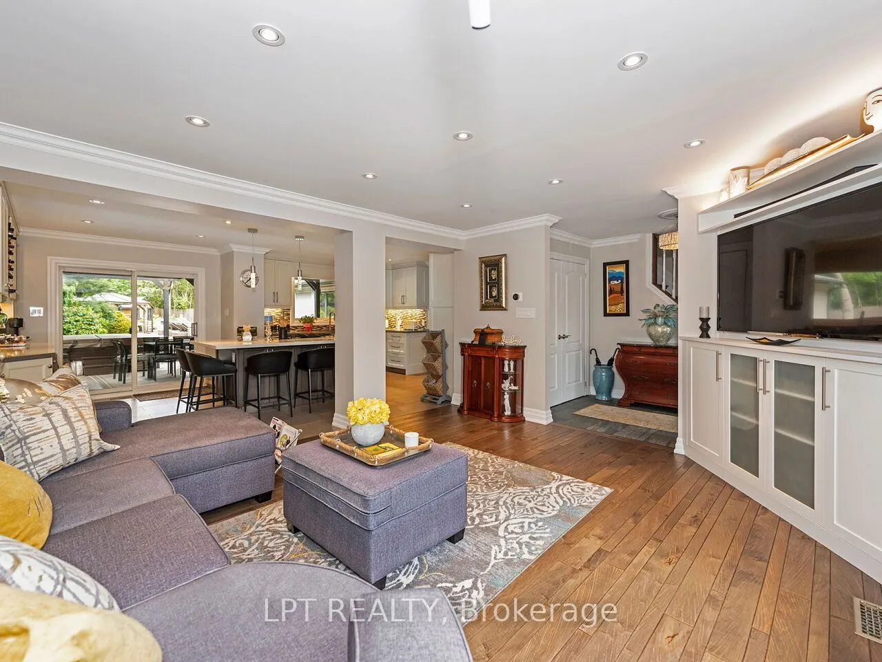 493 Tipperton Crescent