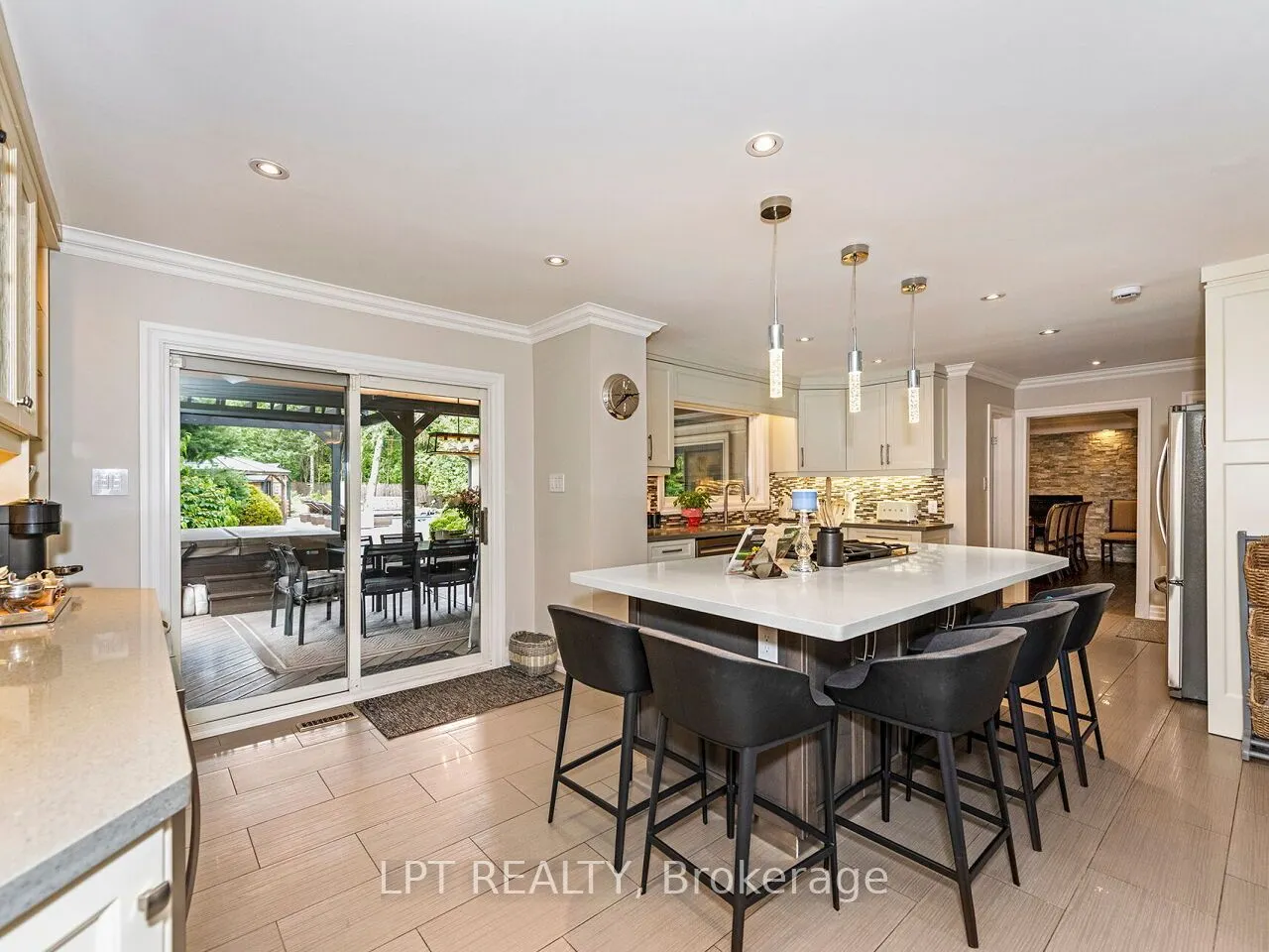 493 Tipperton Crescent