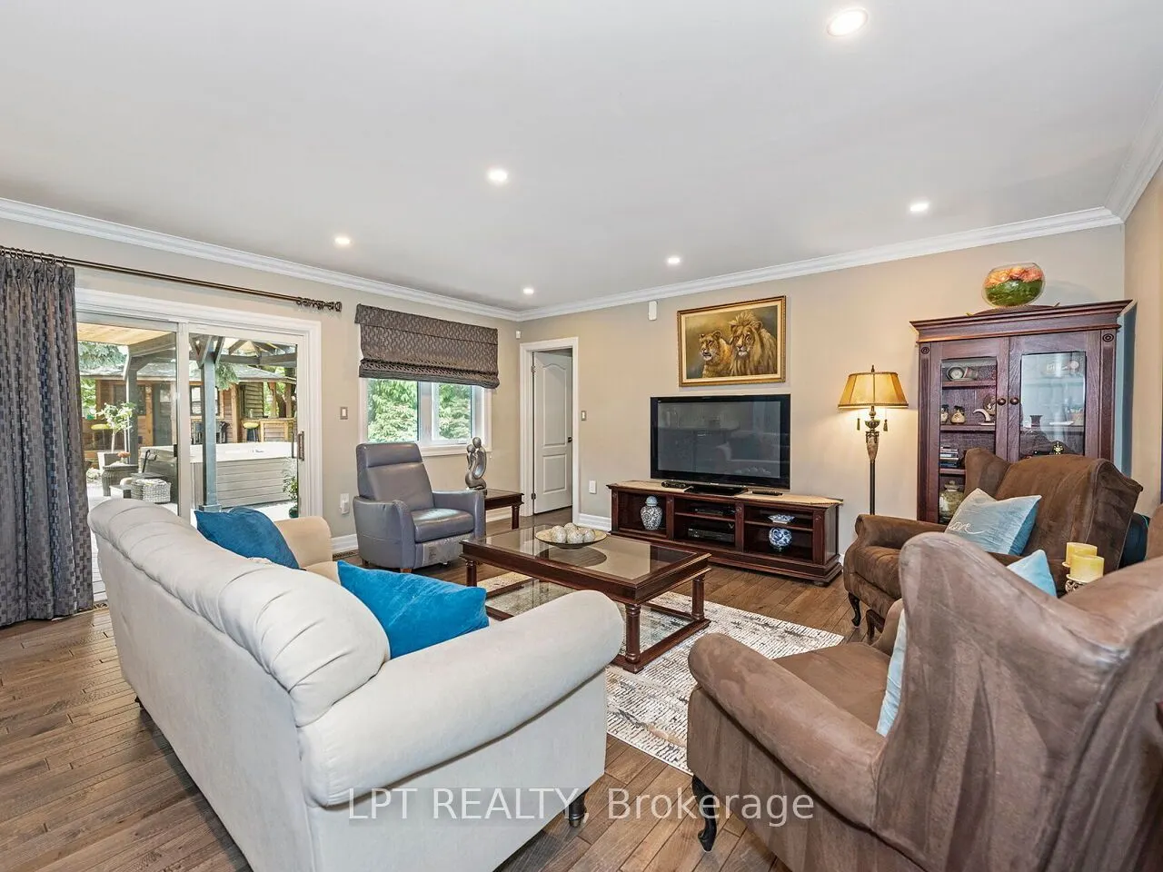 493 Tipperton Crescent