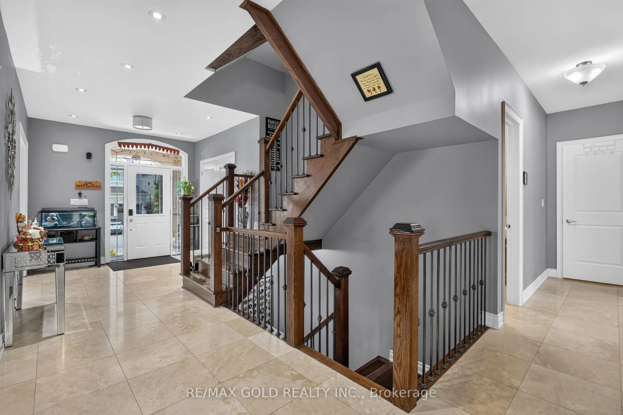 6 Ayrshire Court