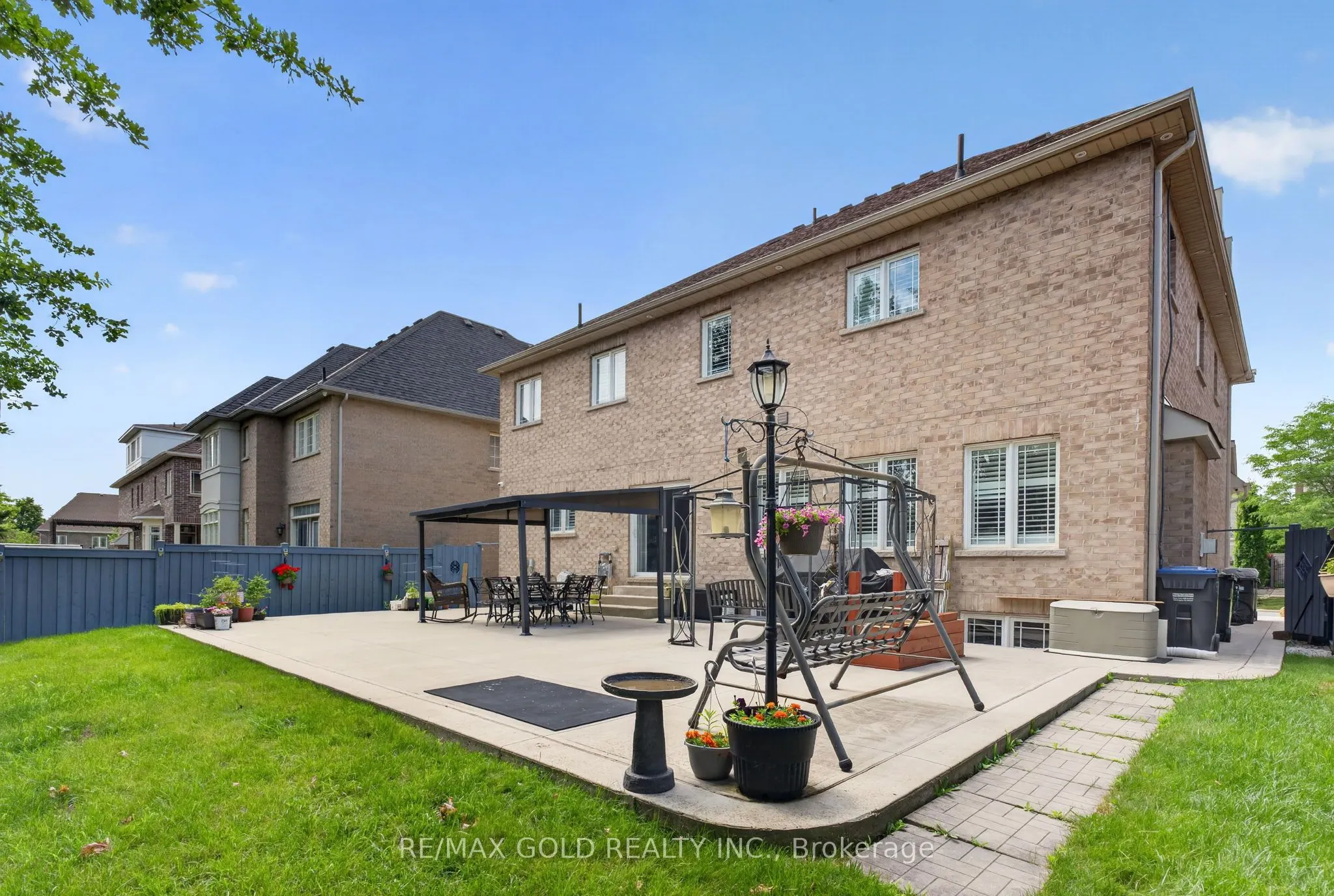 6 Ayrshire Court