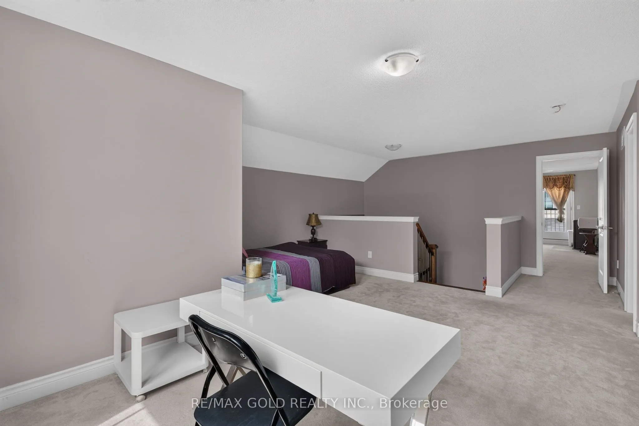 6 Ayrshire Court