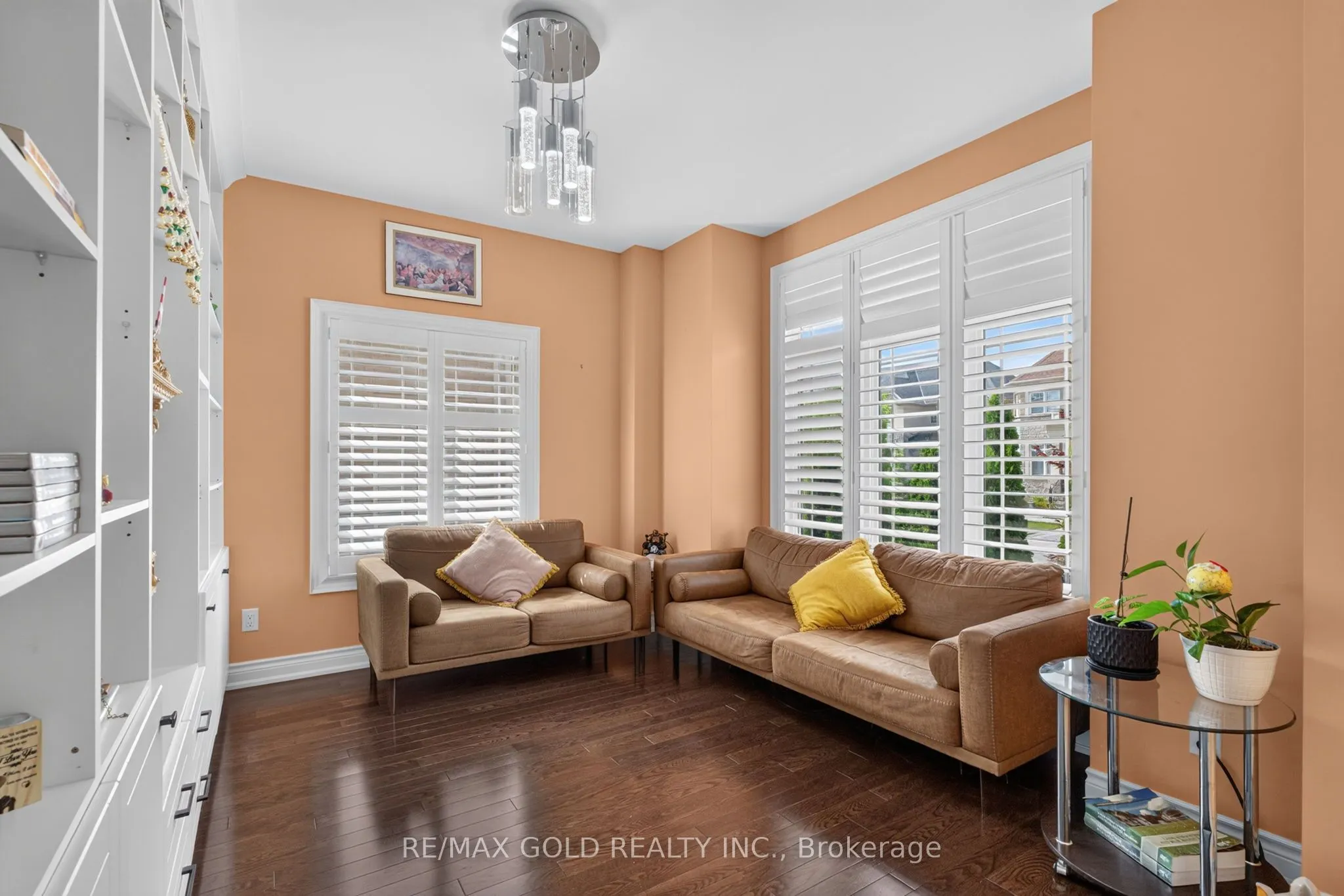 6 Ayrshire Court