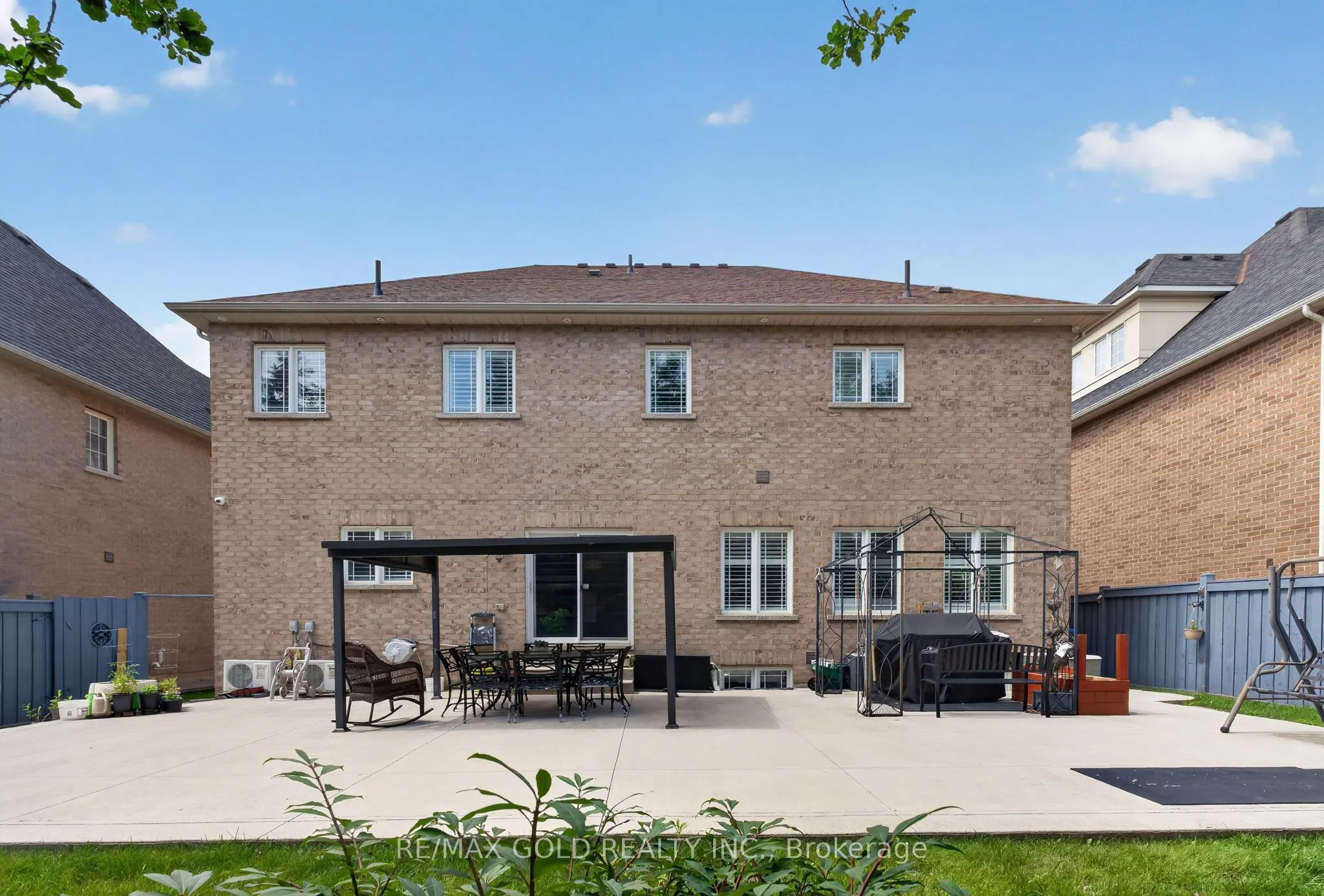 6 Ayrshire Court
