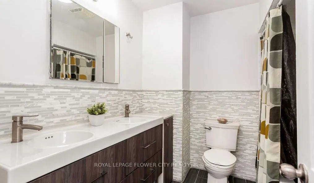 3 Clayhall Crescent