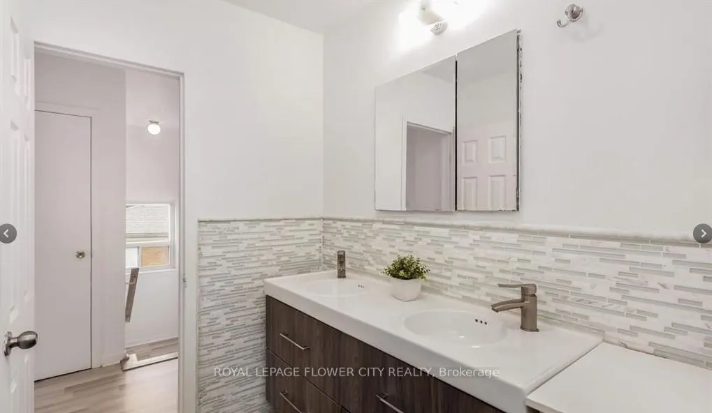 3 Clayhall Crescent