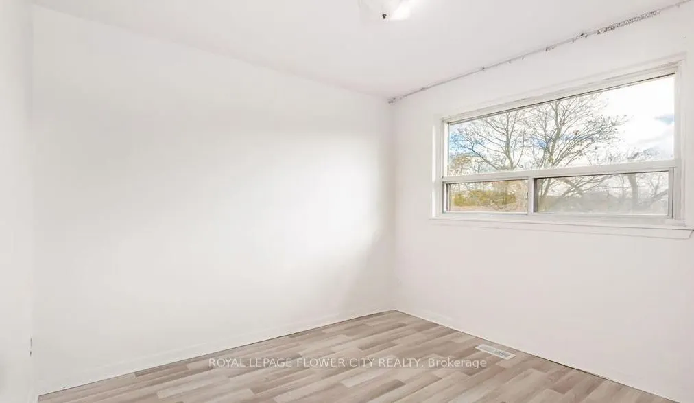 3 Clayhall Crescent