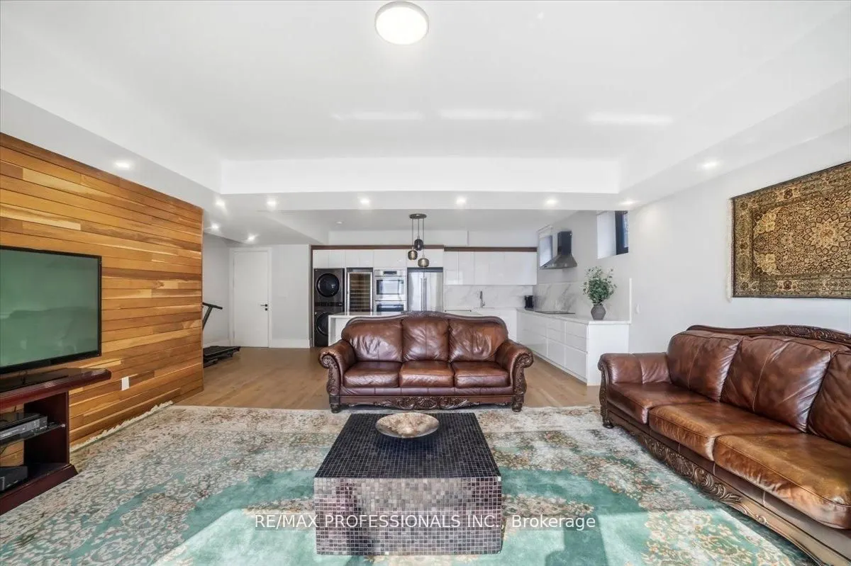 2206 UTLEY Road