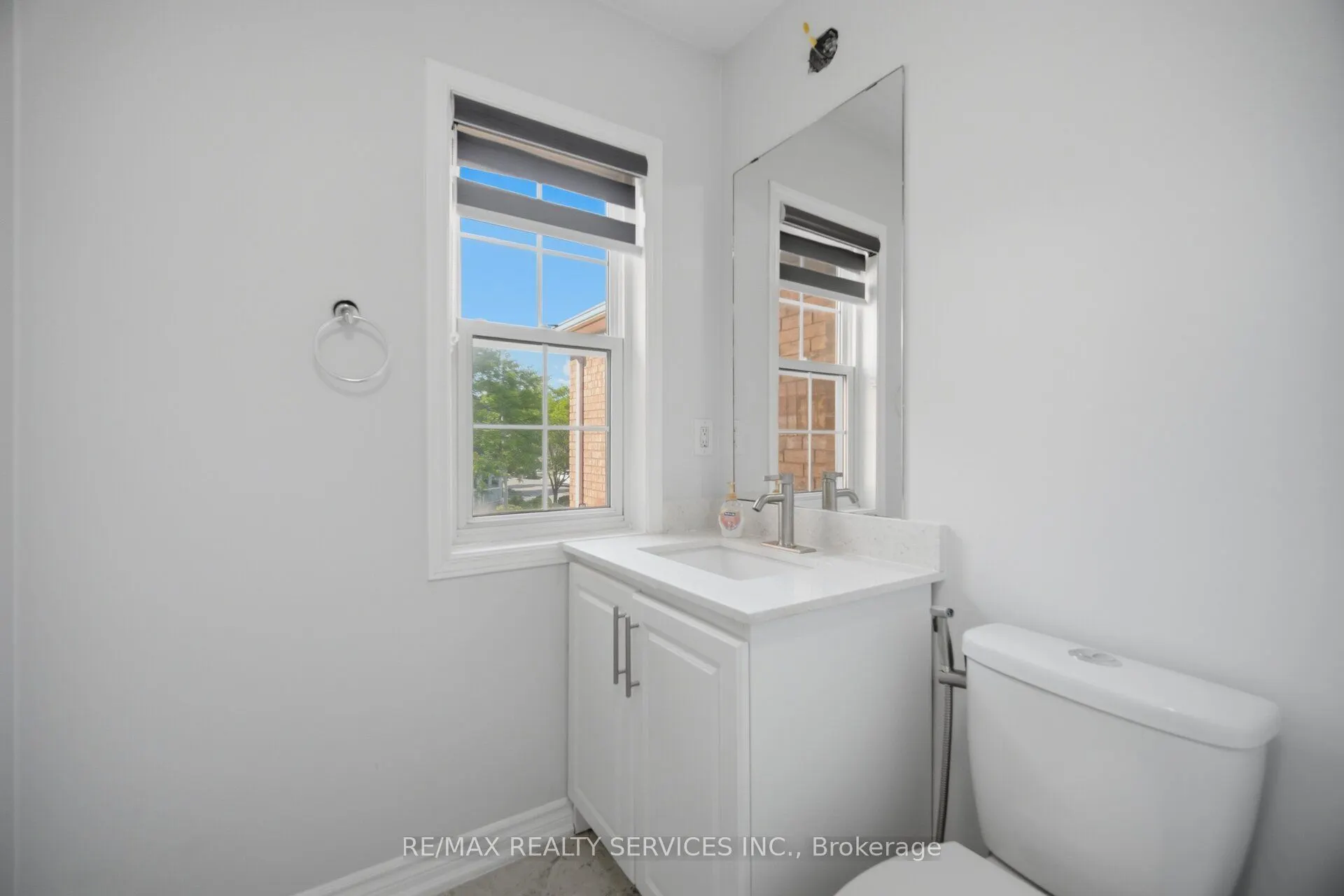 4 Sunnybrook Crescent