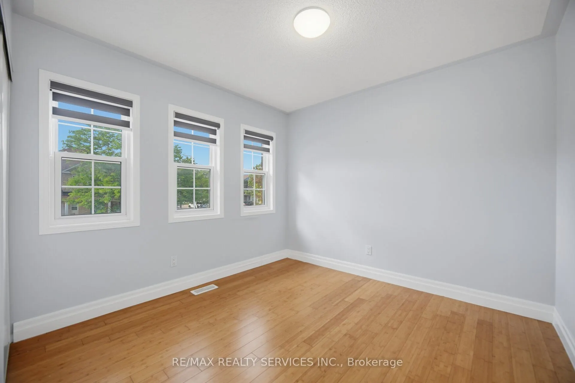4 Sunnybrook Crescent
